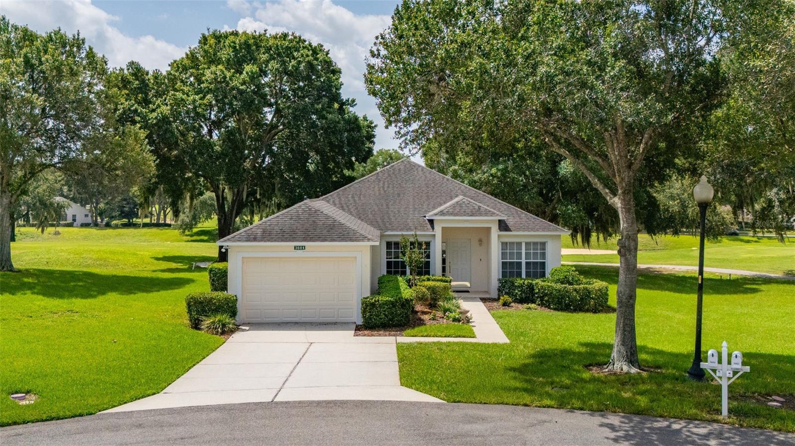 Listing photo 1 for 3604 Kingswood Ct