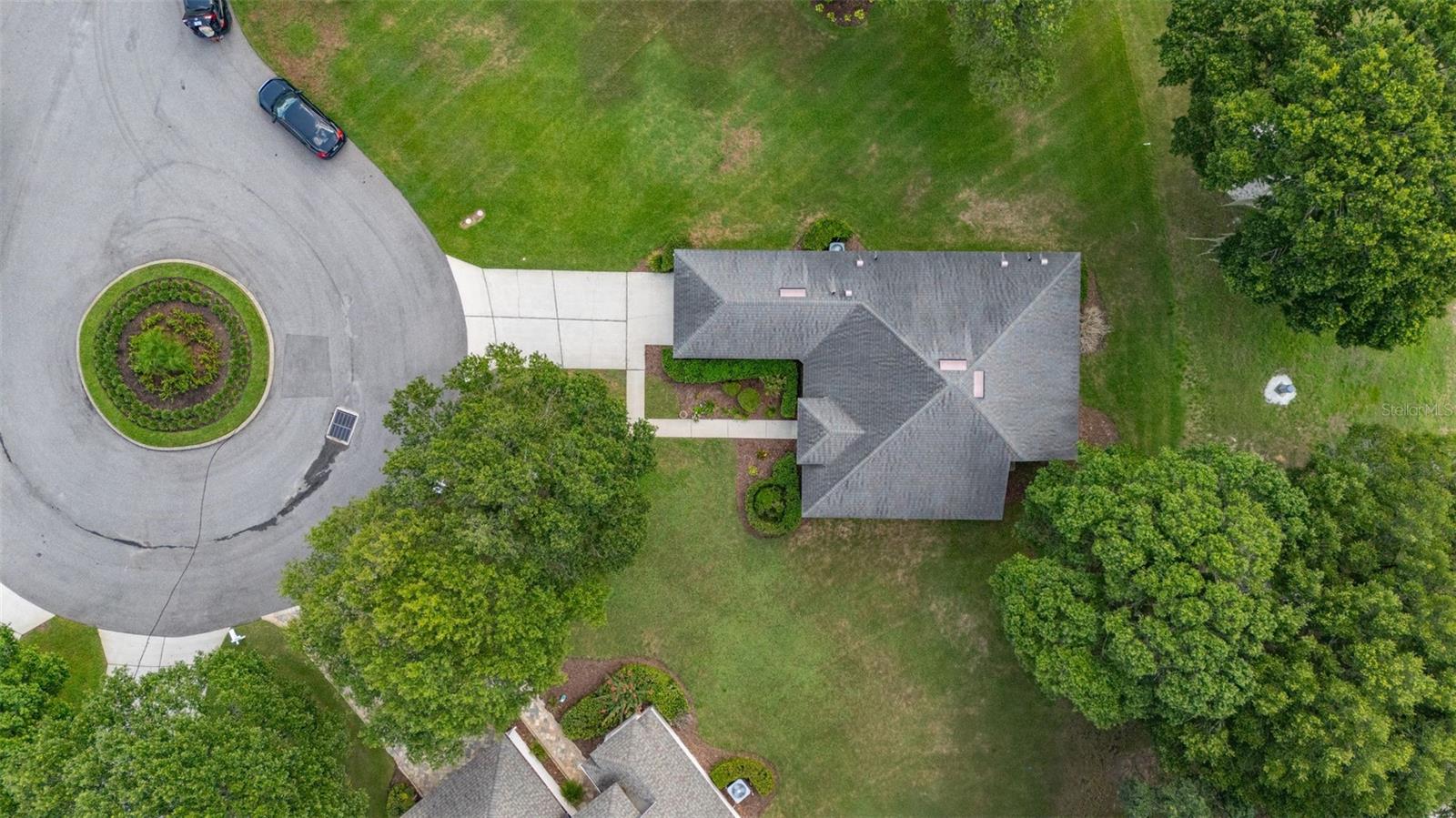 Listing photo 3 for 3604 Kingswood Ct