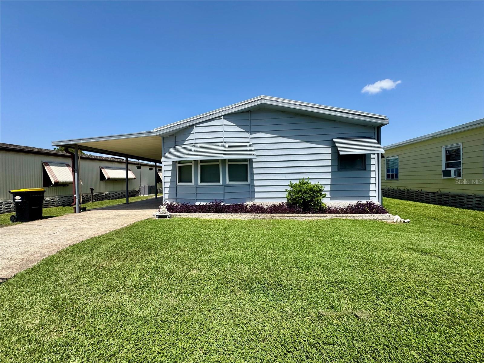 Listing photo 2 for 119 Jana Cir
