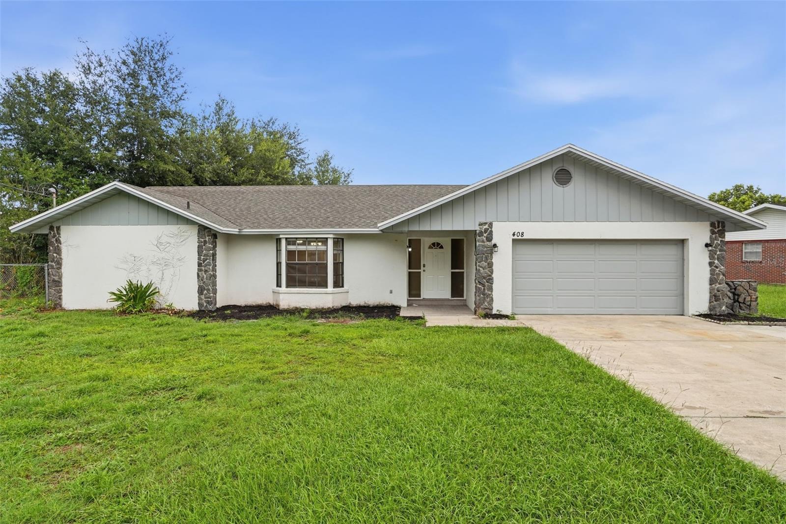 Listing photo 1 for 408 Coleman Dr