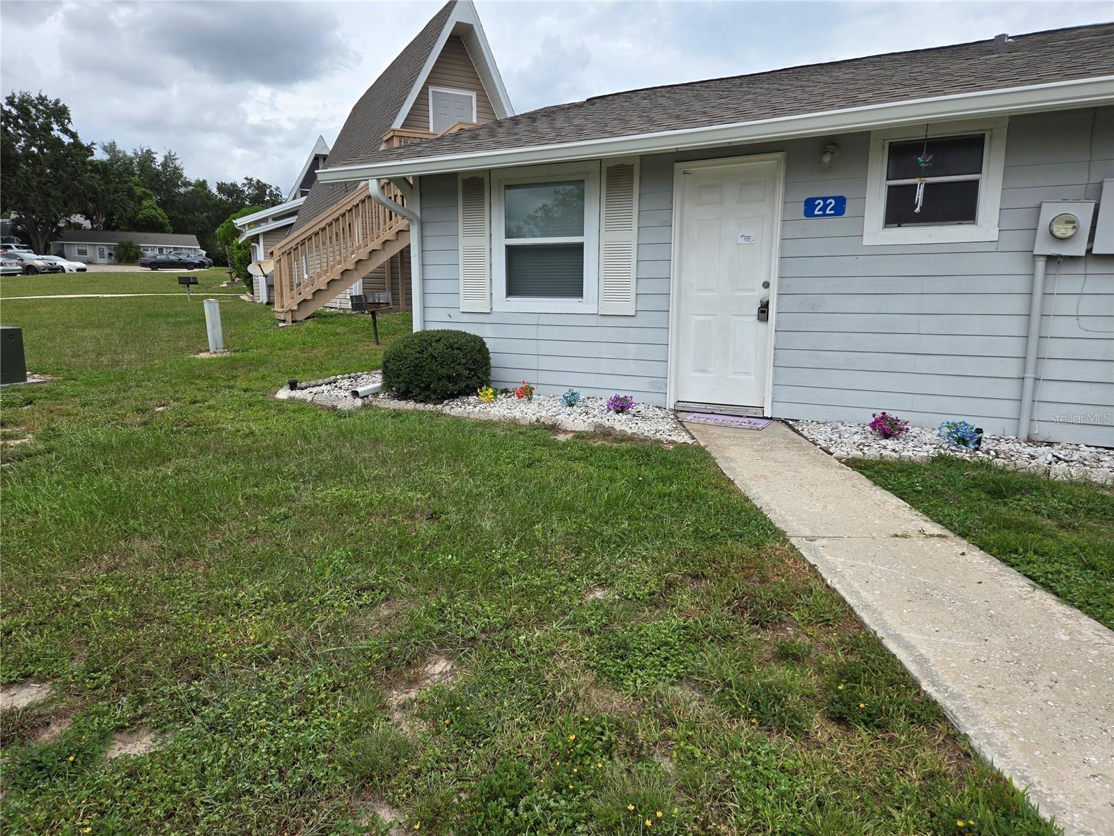 Listing photo 1 for 10301 Us Highway 27 #22