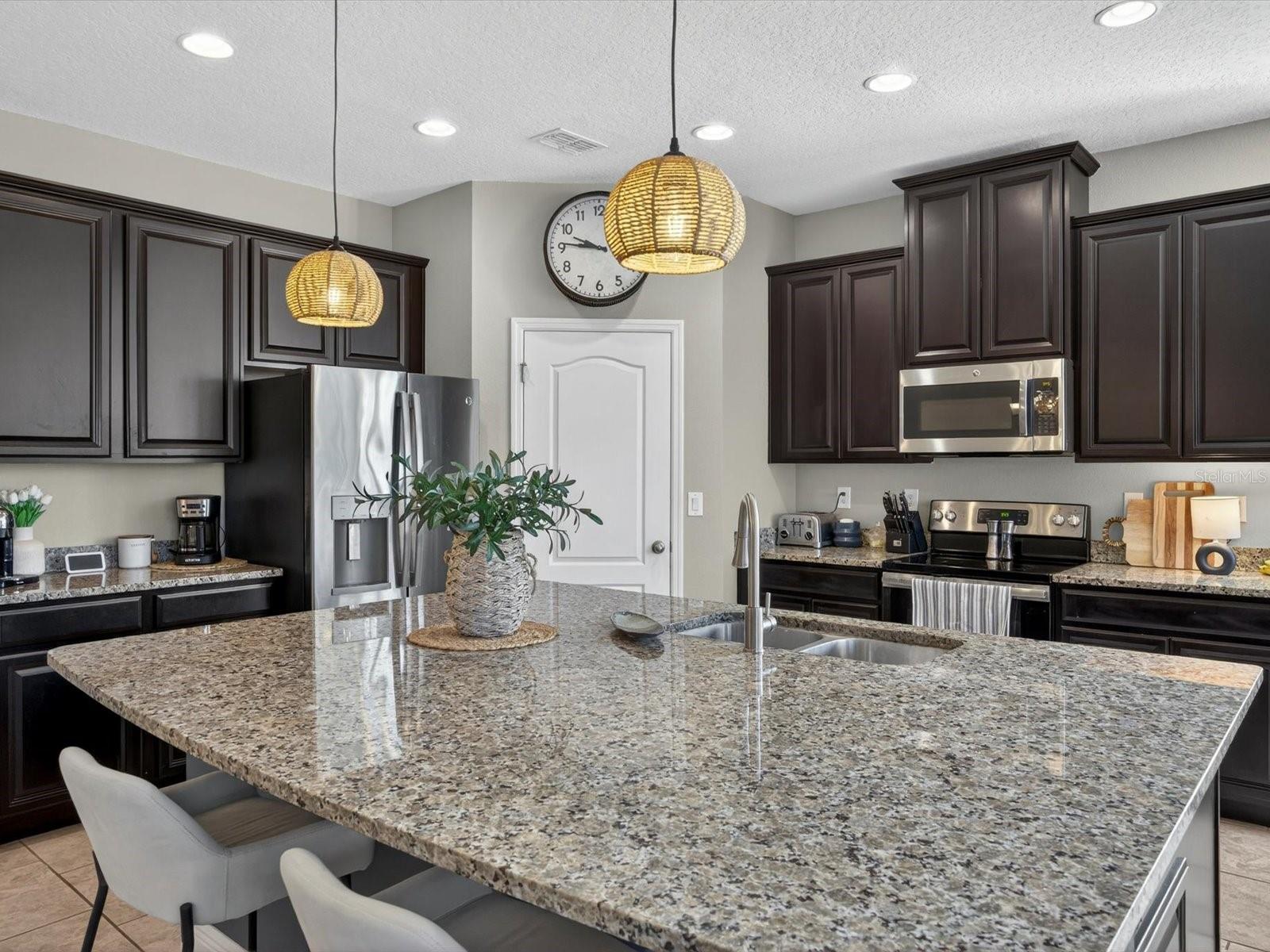Listing photo 3 for 120 Whirlaway Dr
