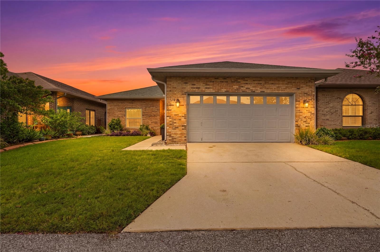 Listing photo 1 for 730 Martinique Cir