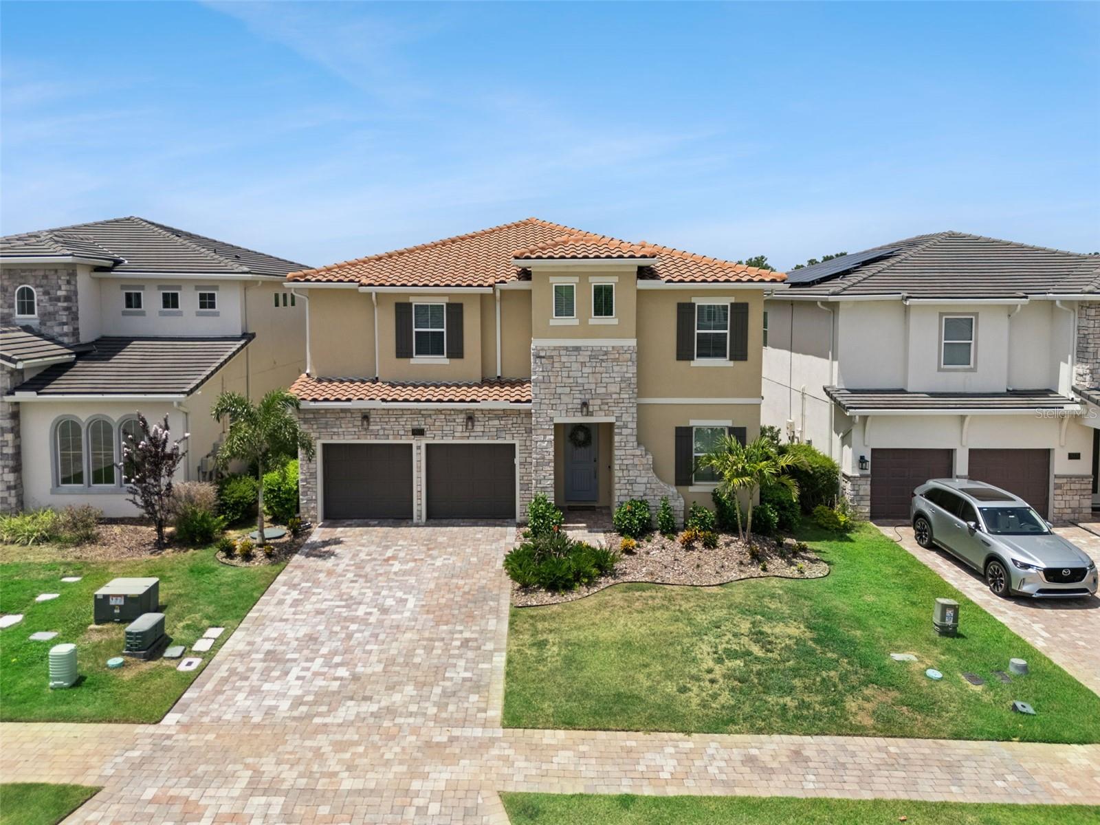 Listing photo 3 for 16111 Volterra Pt