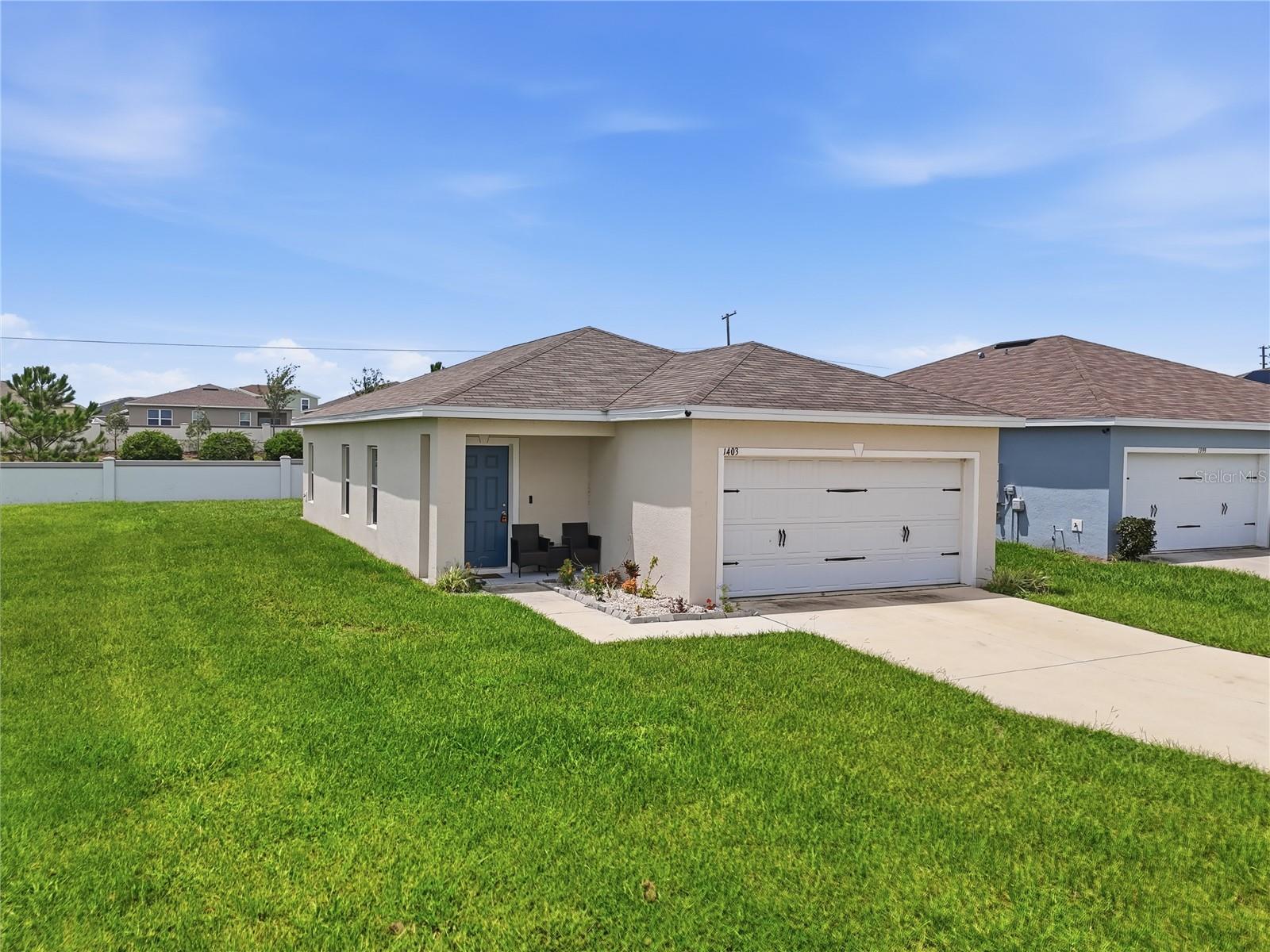 Listing photo 1 for 1403 Madison Cir