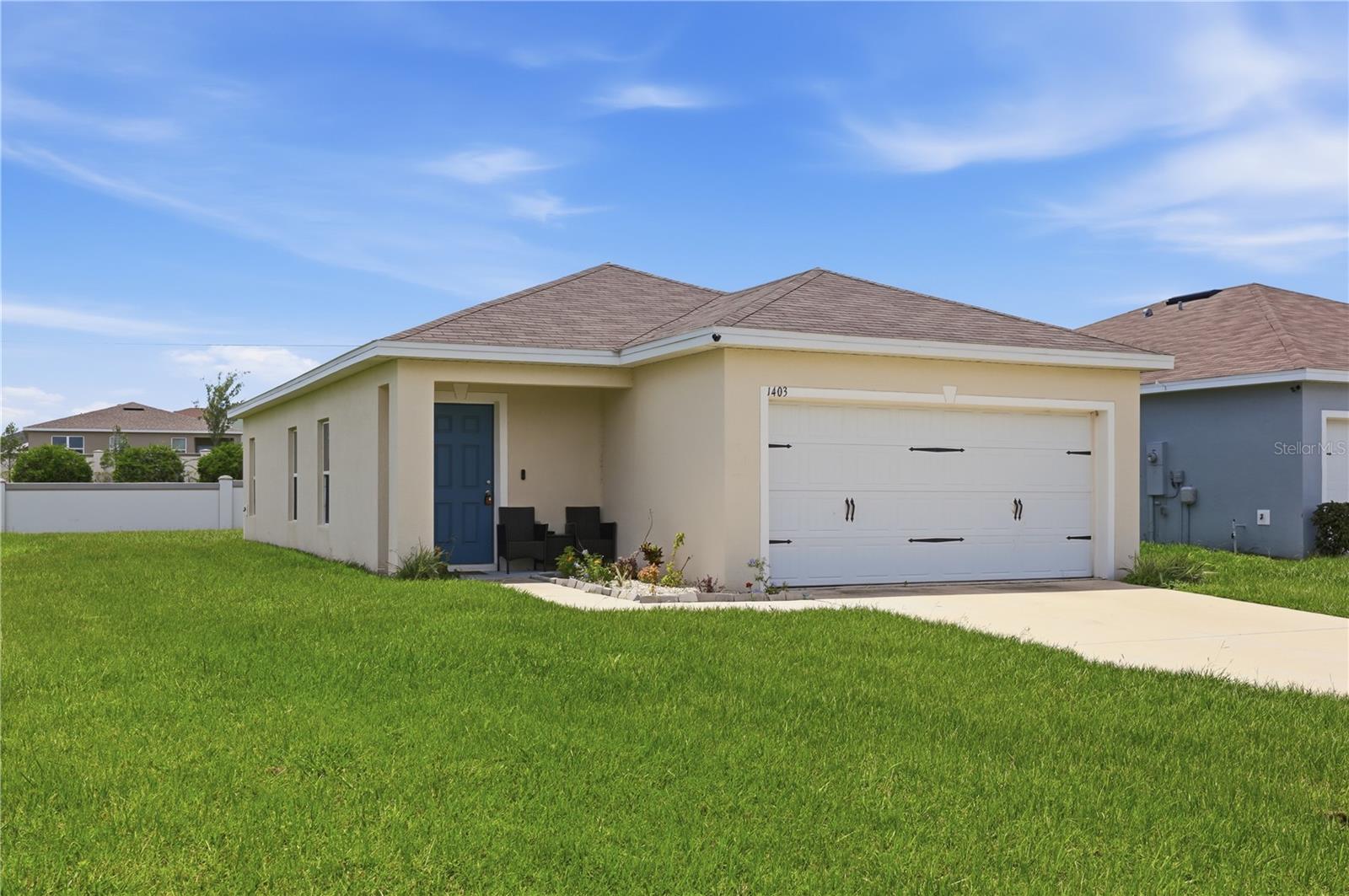 Listing photo 2 for 1403 Madison Cir