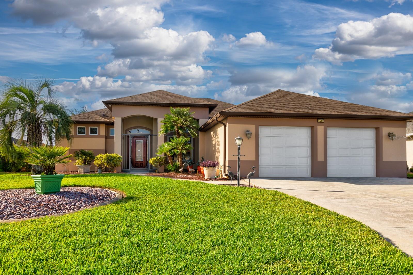 Listing photo 1 for 5530 Celebration Way