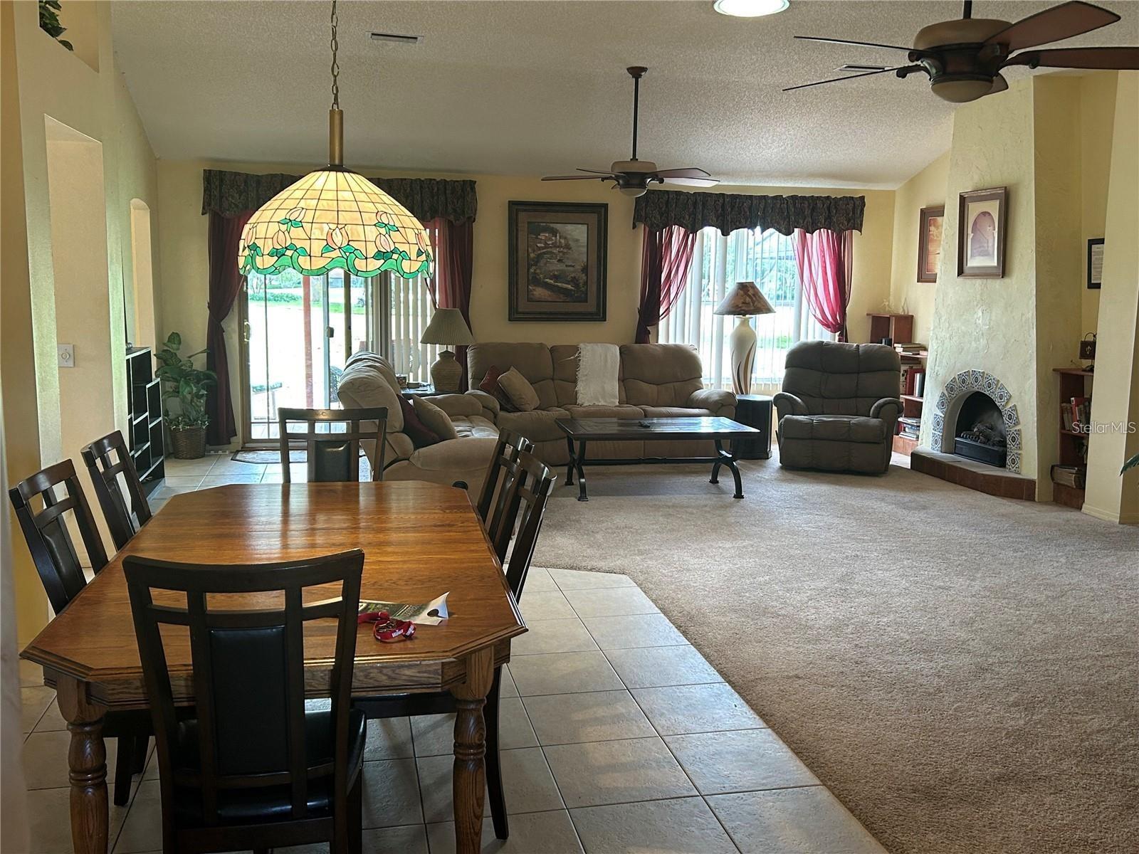 Listing photo 3 for 867 Cortez Ave