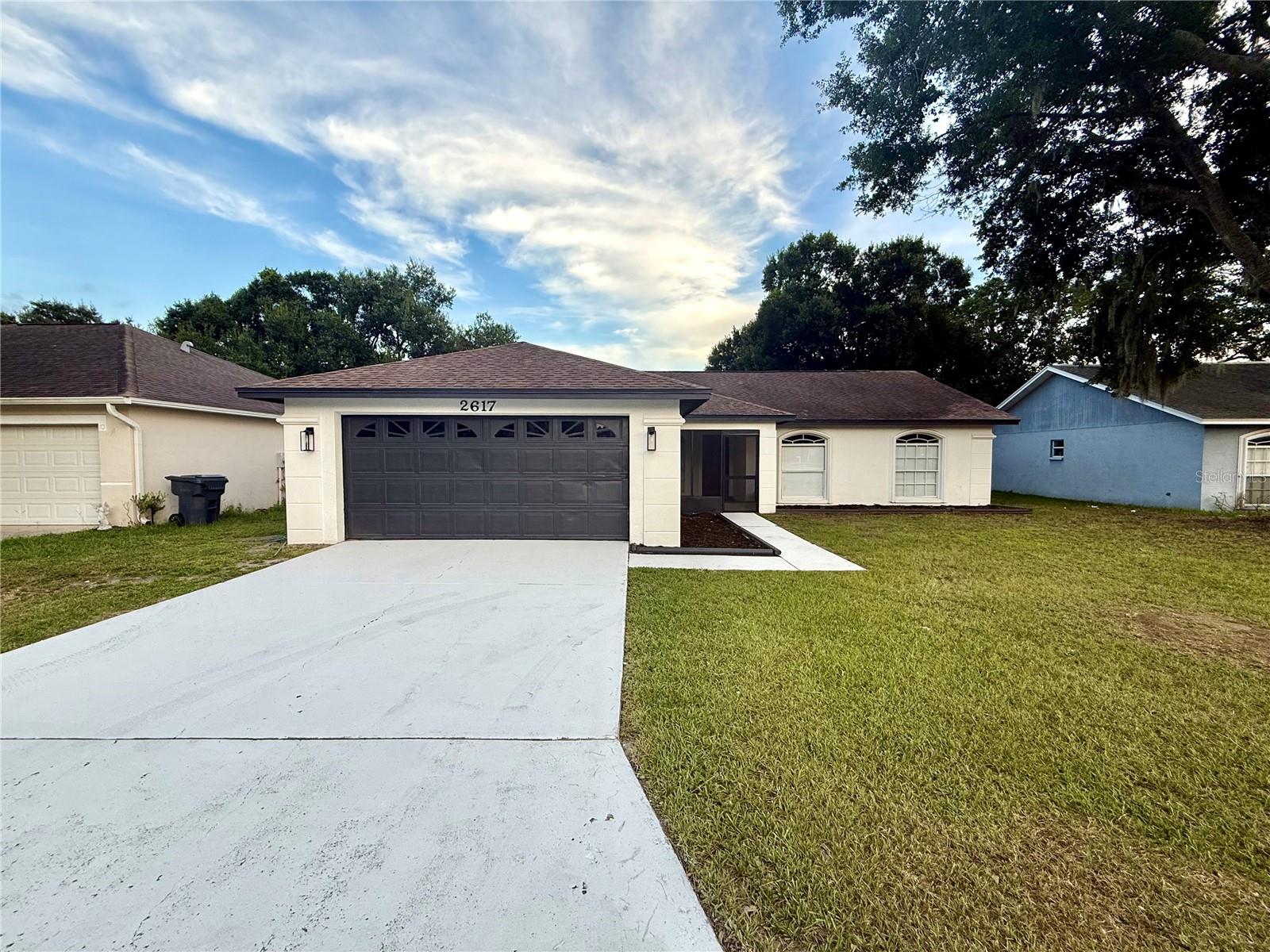 Listing photo 1 for 2617 Sundance Cir