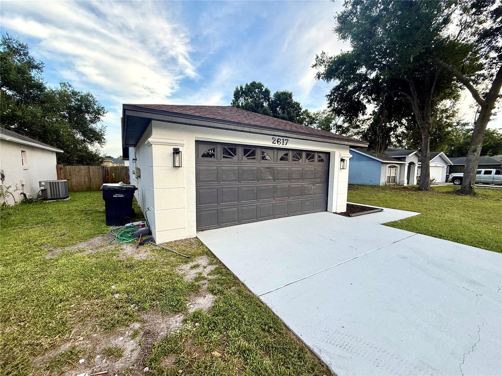 Listing photo 3 for 2617 Sundance Cir