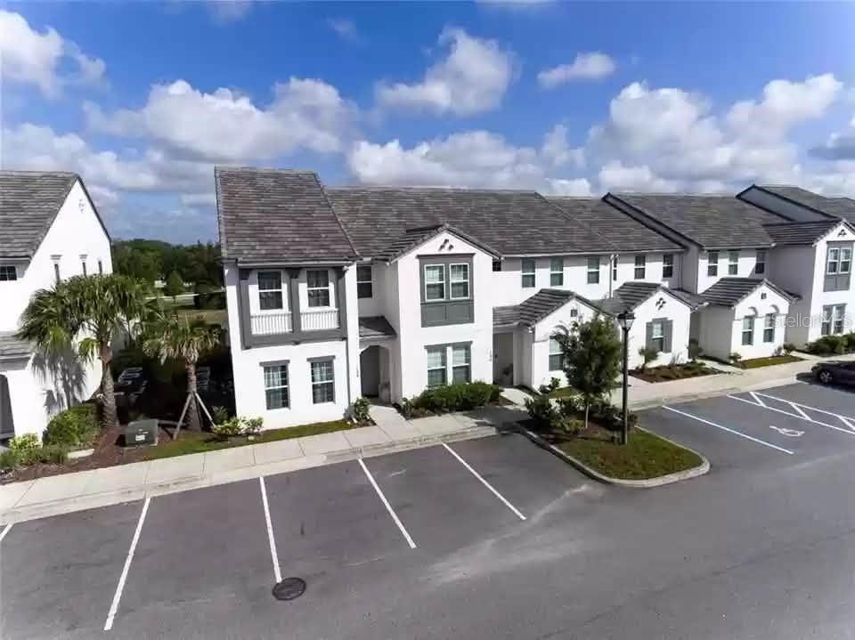 Listing photo 1 for 134 Captiva Dr