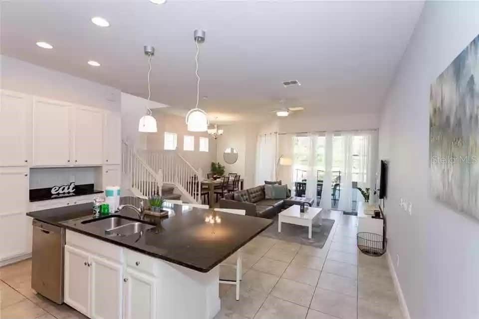Listing photo 3 for 134 Captiva Dr