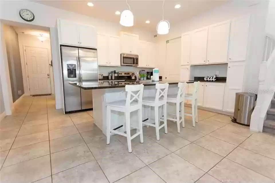 Listing photo 2 for 134 Captiva Dr