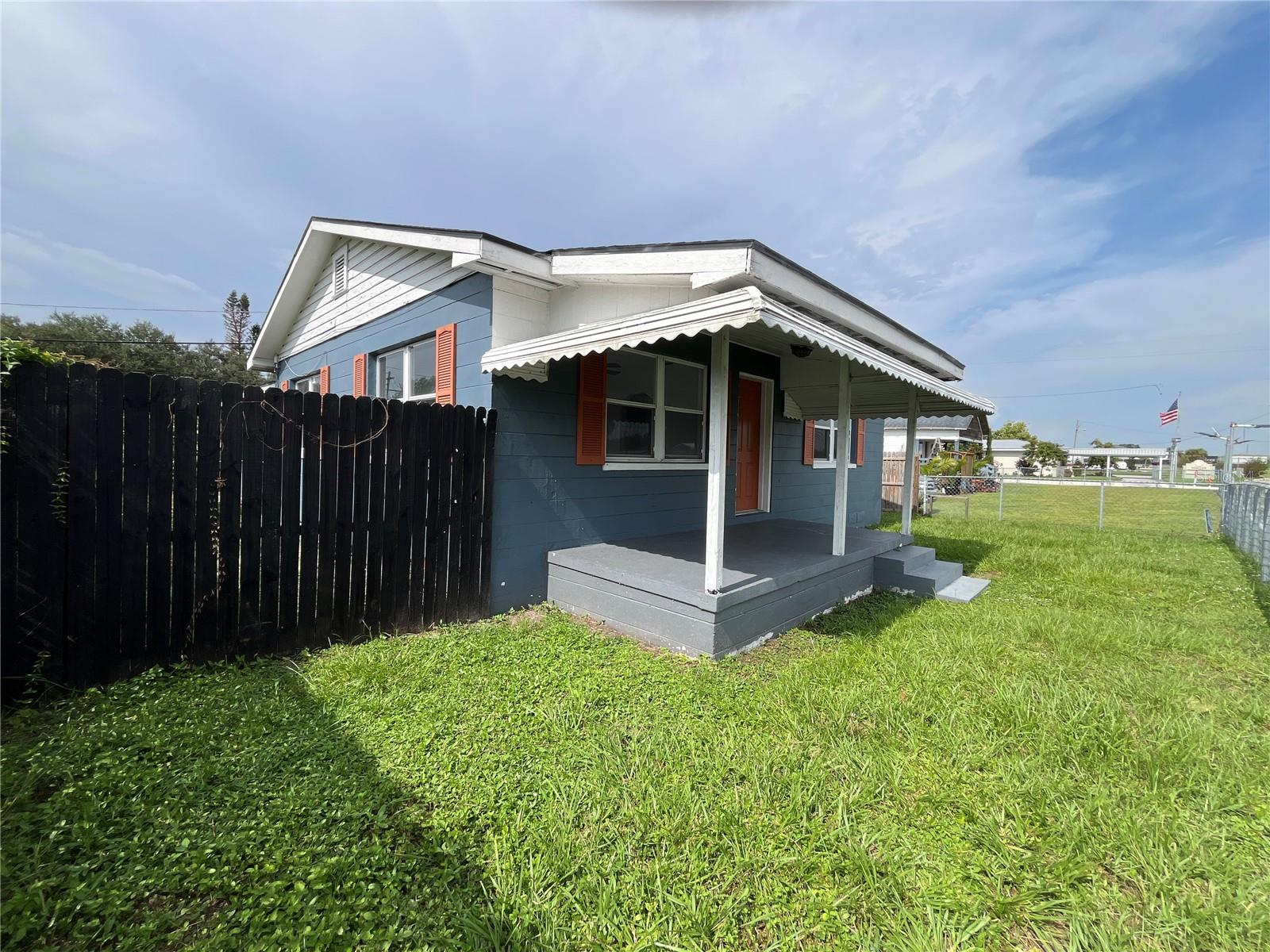 Listing photo 1 for 1206 E Canal St