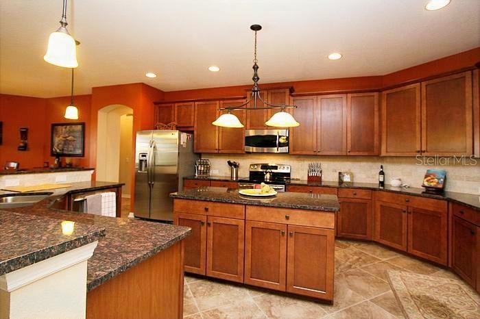 Listing photo 2 for 1195 Lattimore Dr
