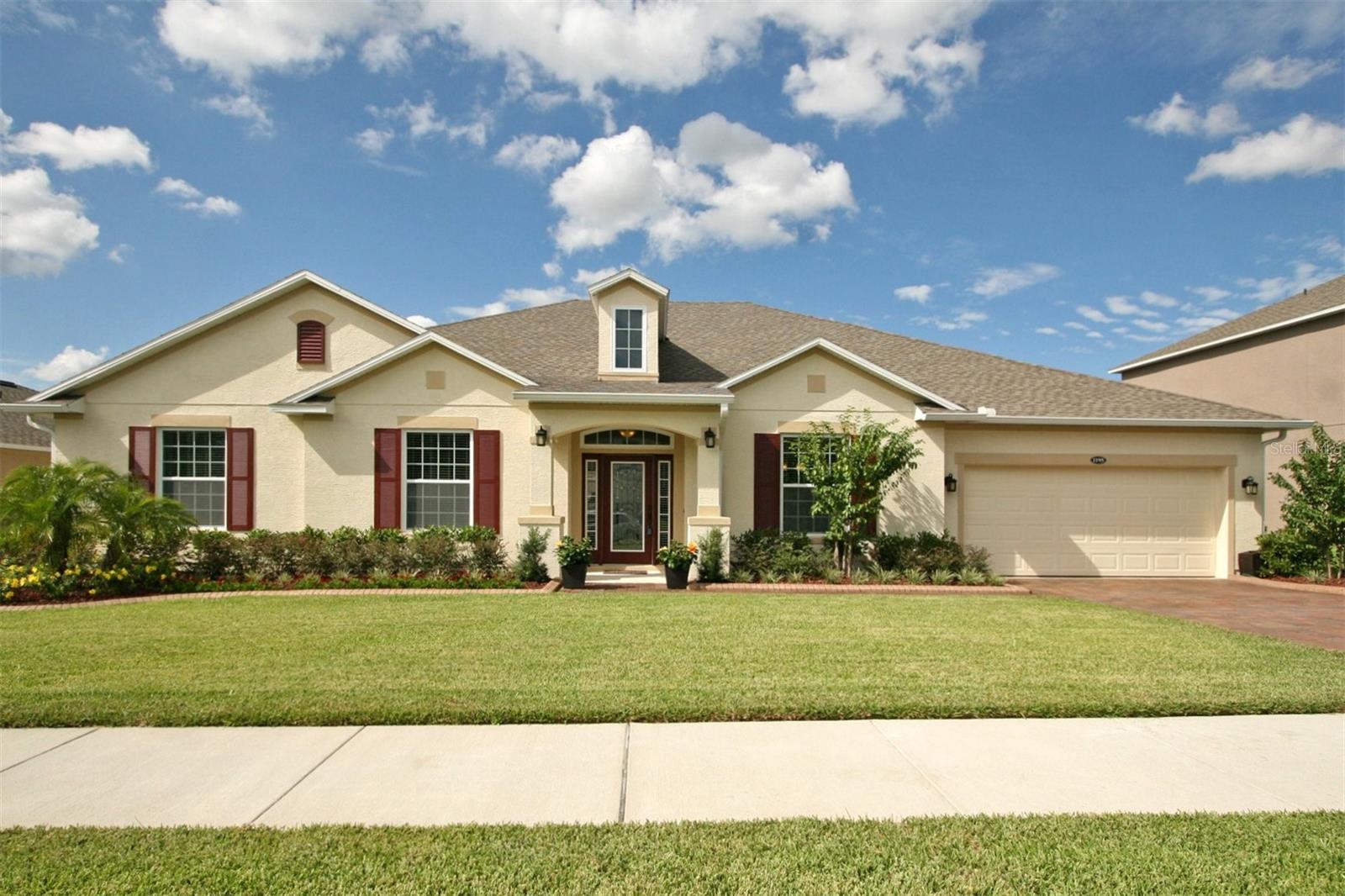 Listing photo 1 for 1195 Lattimore Dr