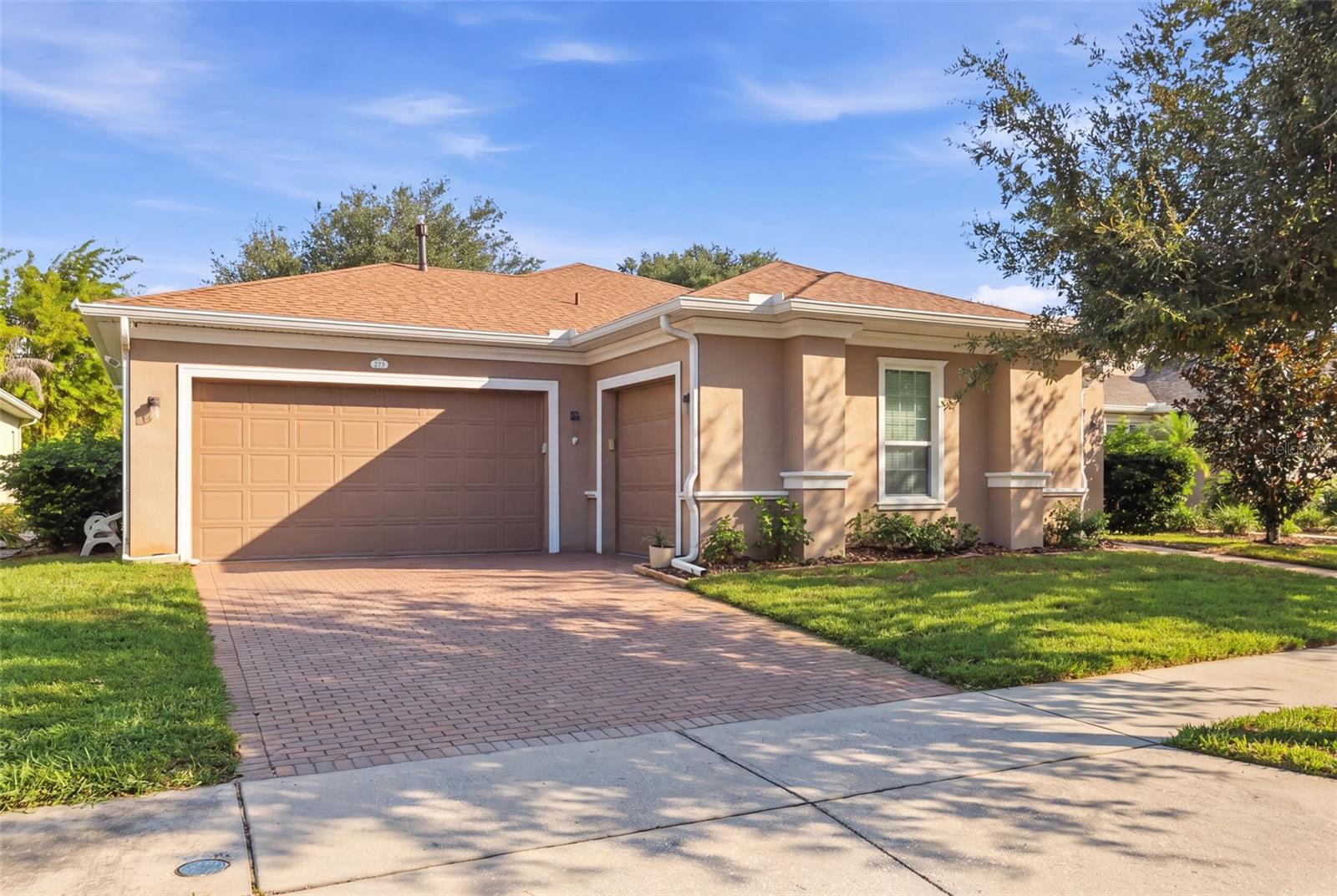 Listing photo 1 for 273 Silver Maple Rd