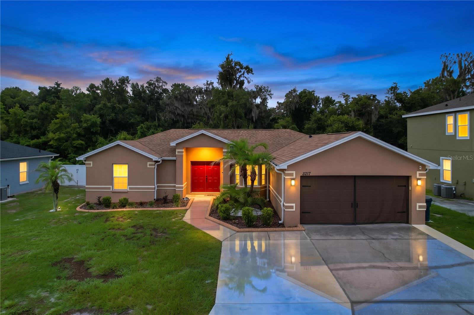 Listing photo 3 for 3217 Enclave Blvd