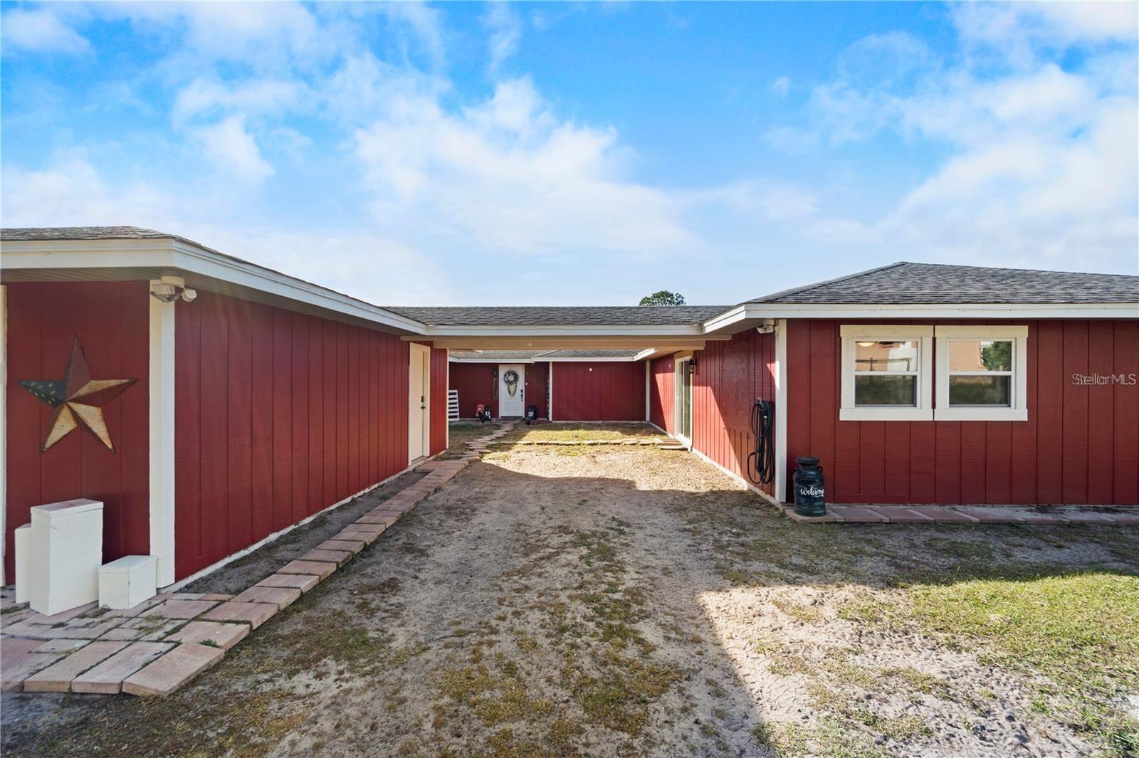 Listing photo 1 for 15525 Villa City Rd