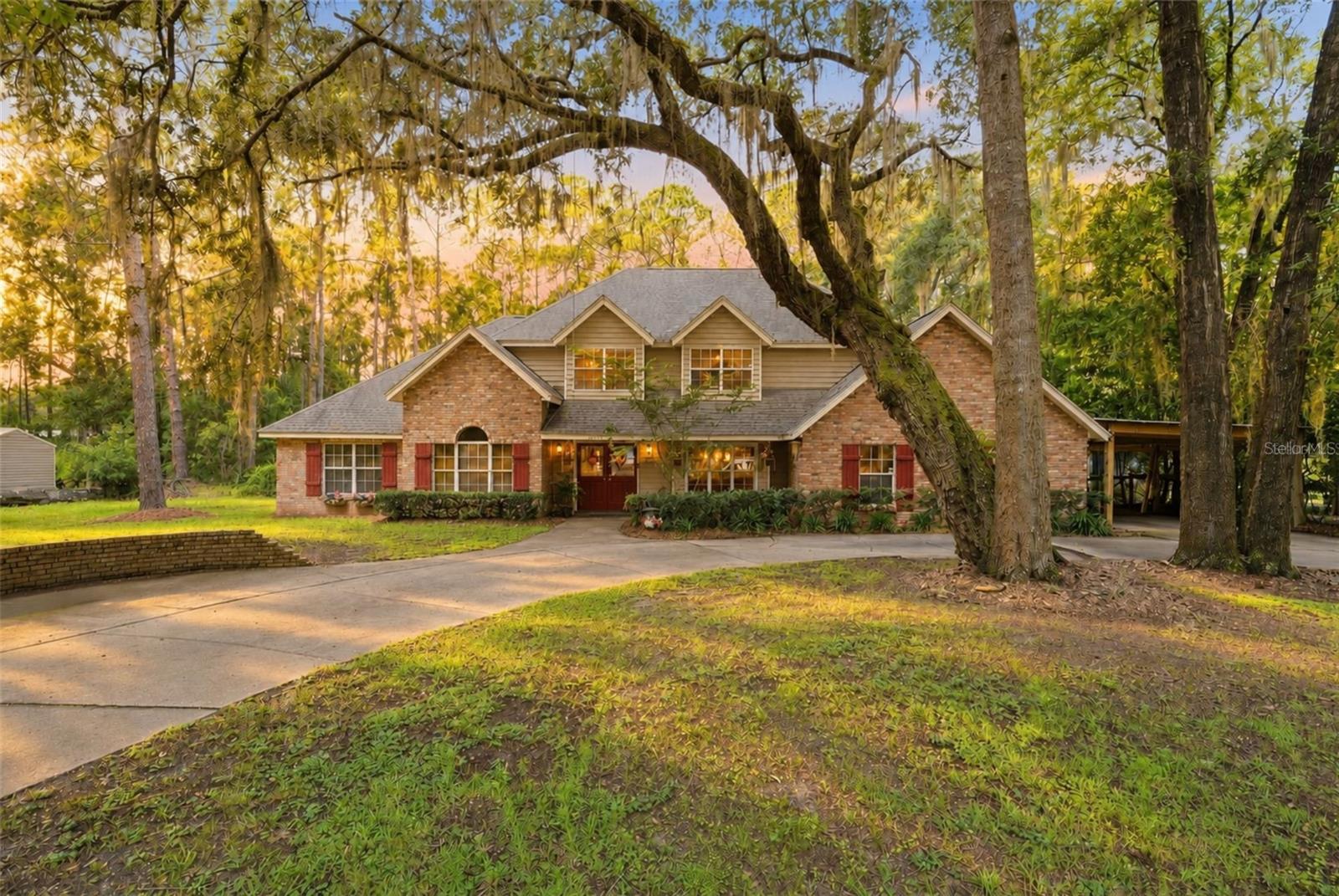 Listing photo 1 for 44131 Parkway Ln
