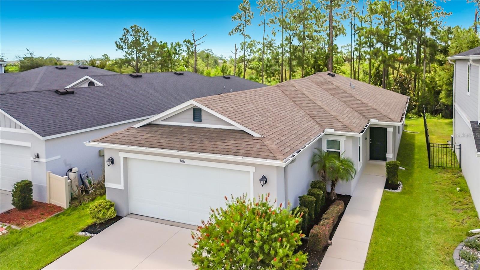 Listing photo 3 for 386 Preserve Pointe Blvd