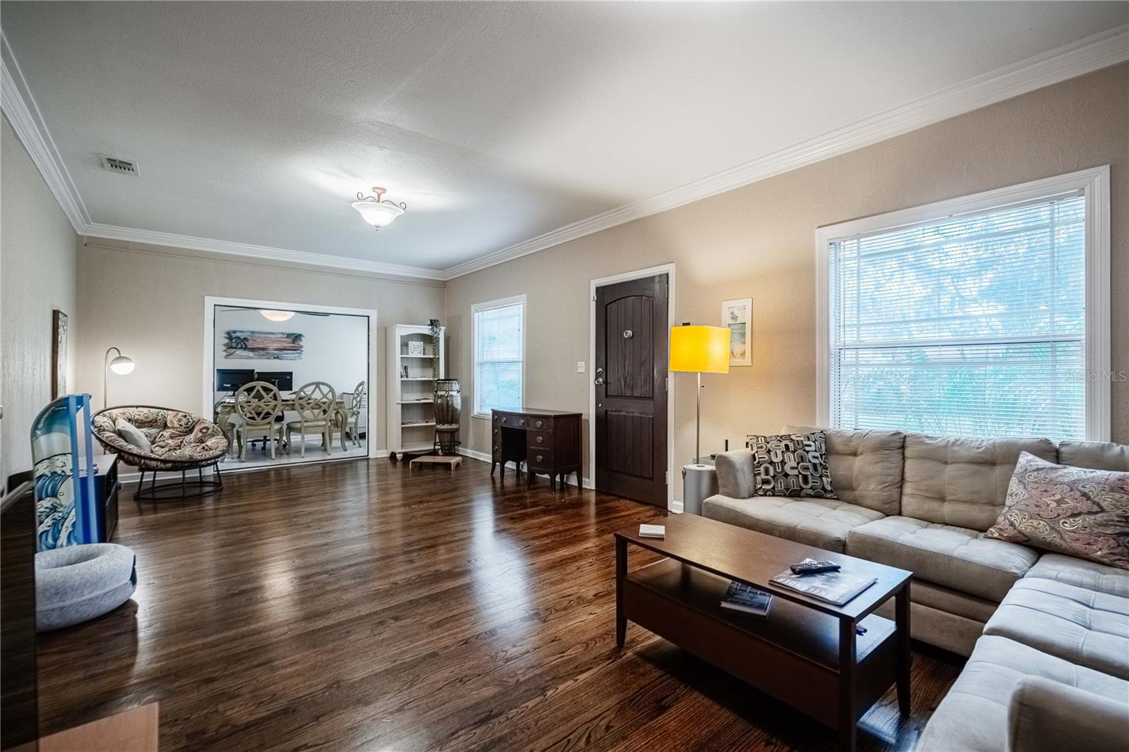 Listing photo 3 for 828 Osceola St