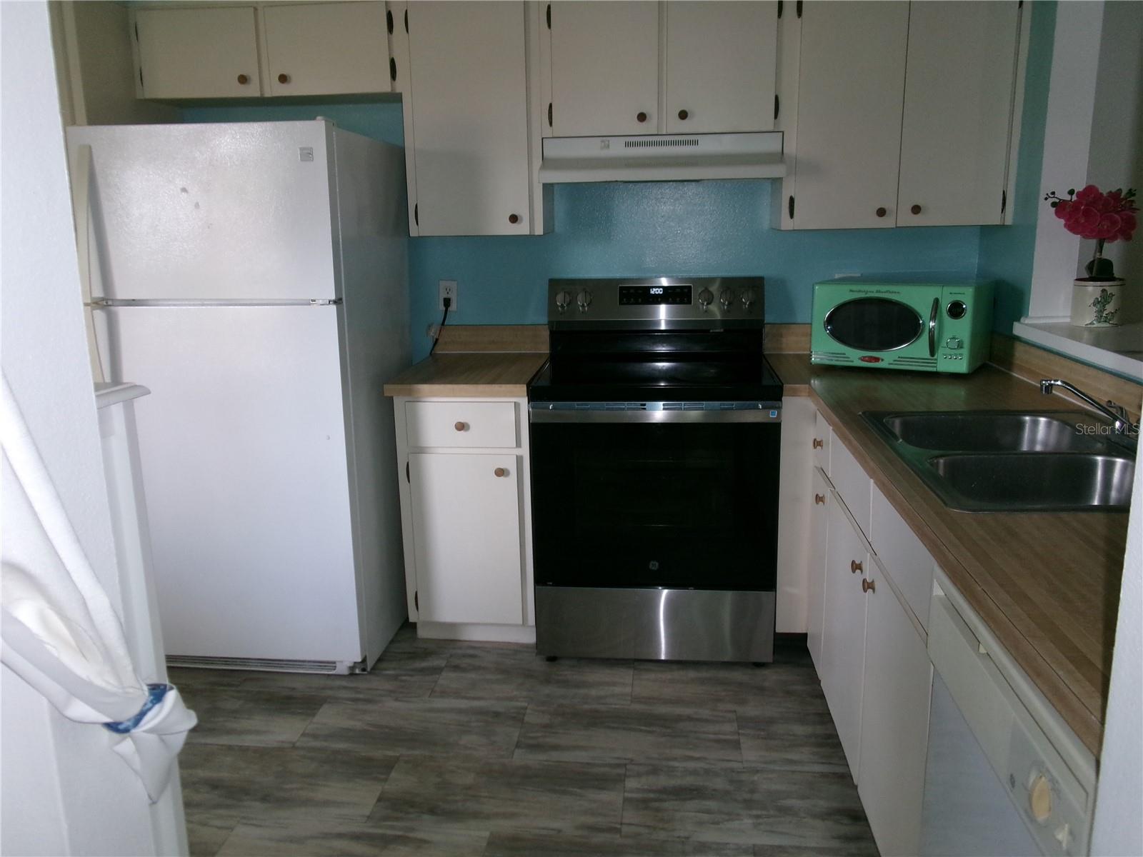 Photo 8