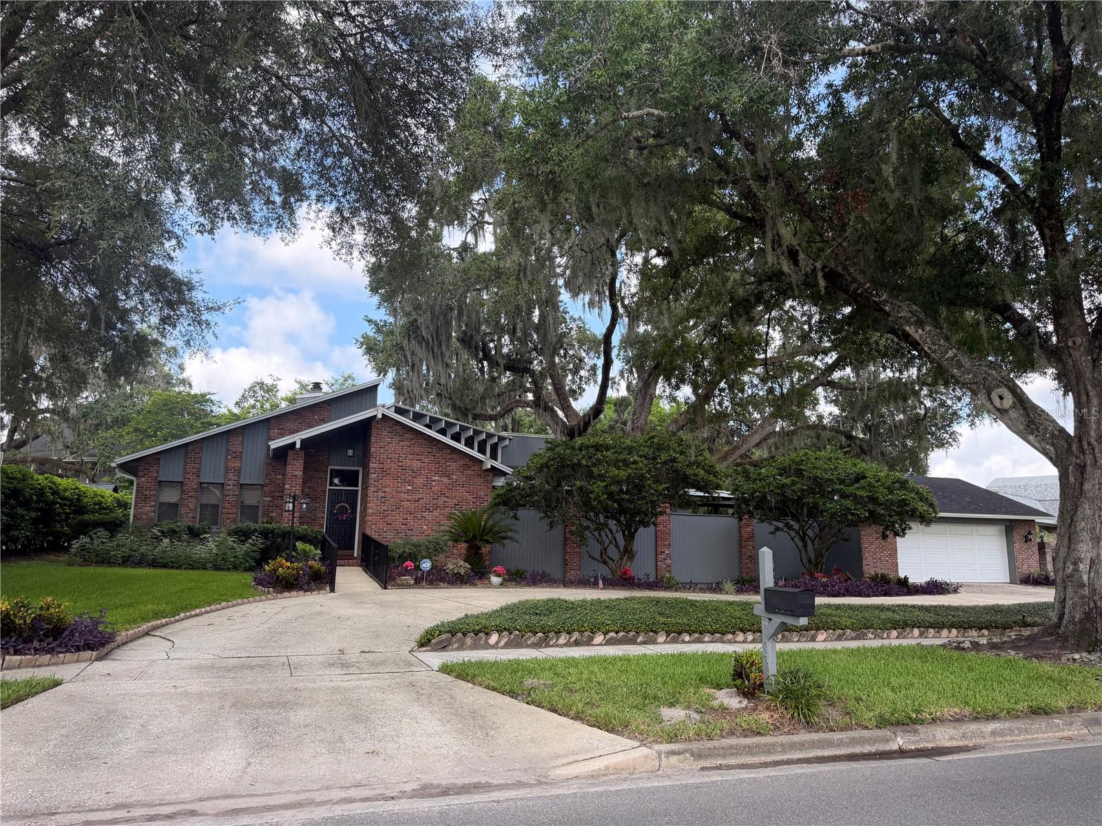 924 RIDGECREST ROAD