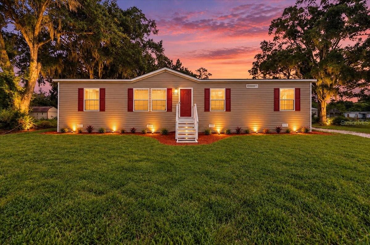 Listing photo 1 for 3316 Oakland Rd S