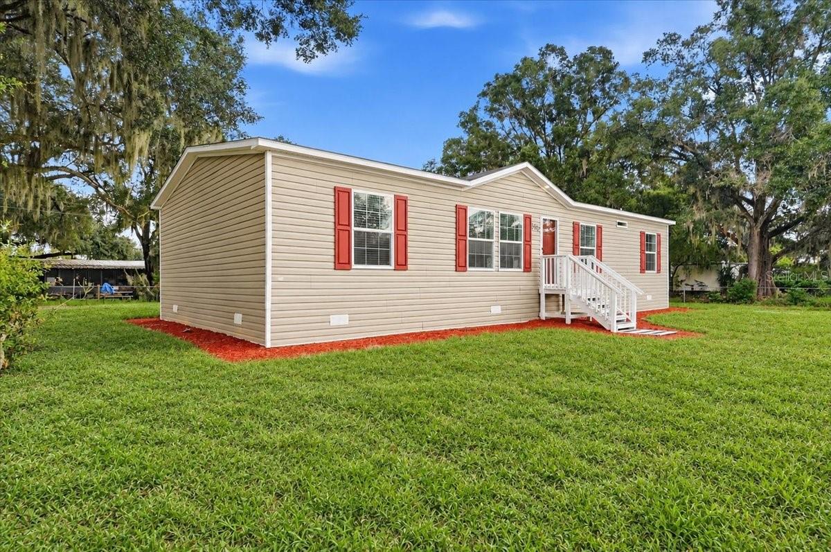Listing photo 1 for 3316 Oakland Rd S