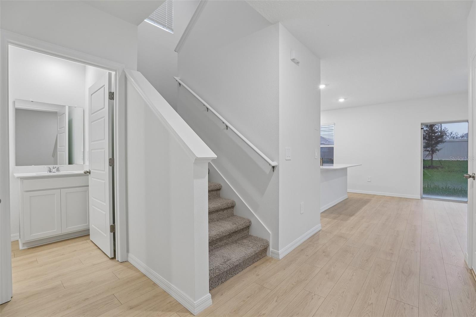 Listing photo 2 for 3565 Roden Rd