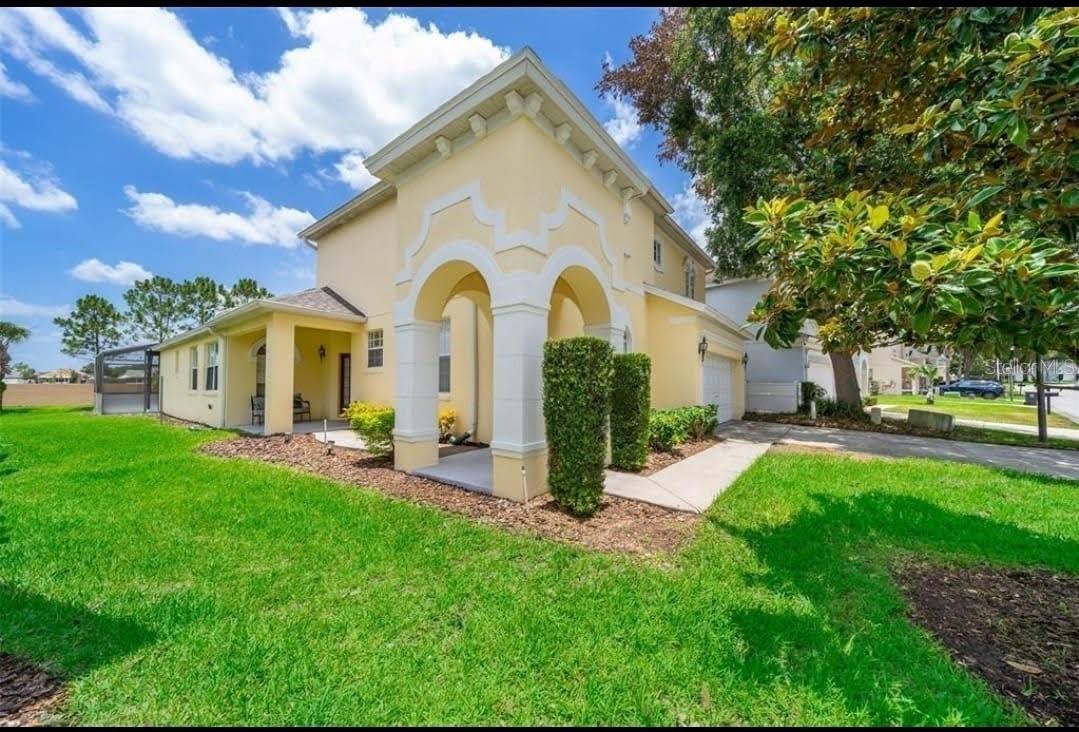 Listing photo 3 for 492 Tupelo Cir