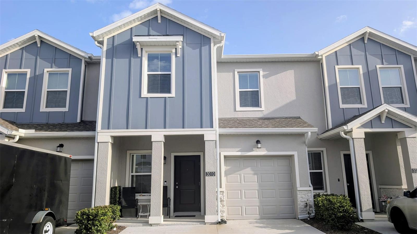 Listing photo 1 for 3010 Chantilly Dr