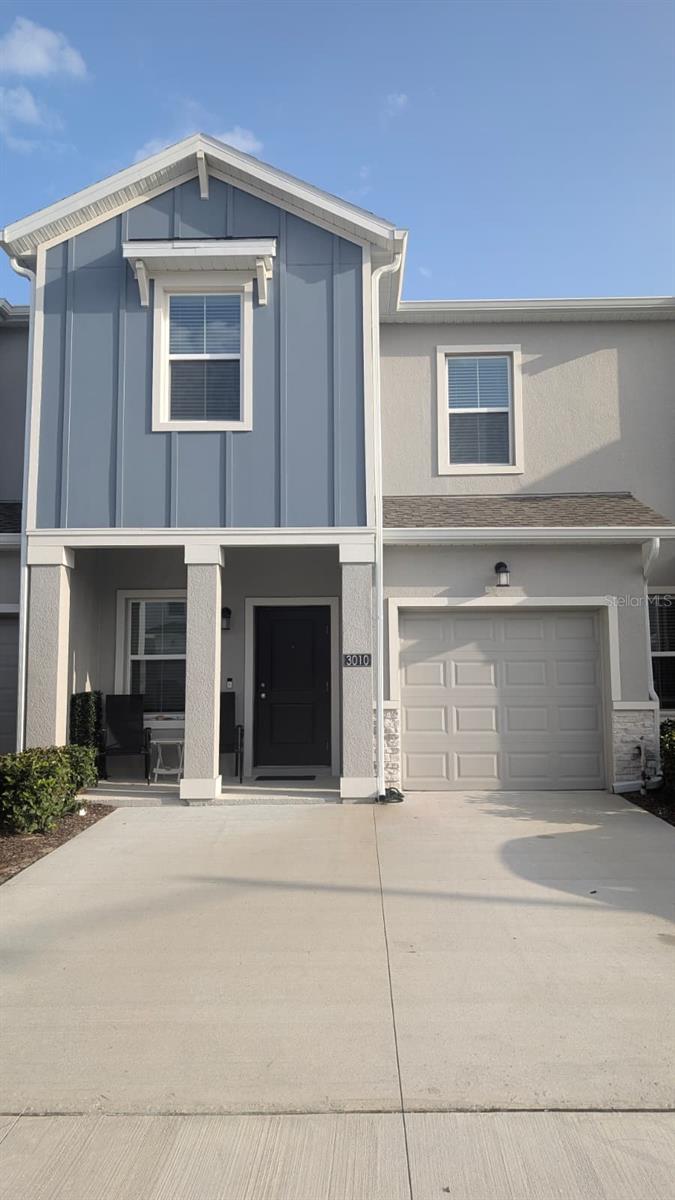 Listing photo 2 for 3010 Chantilly Dr