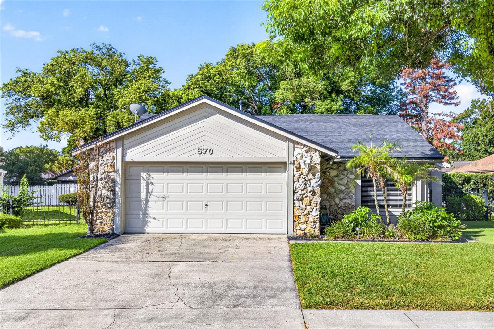 670 STANHOPE DRIVE