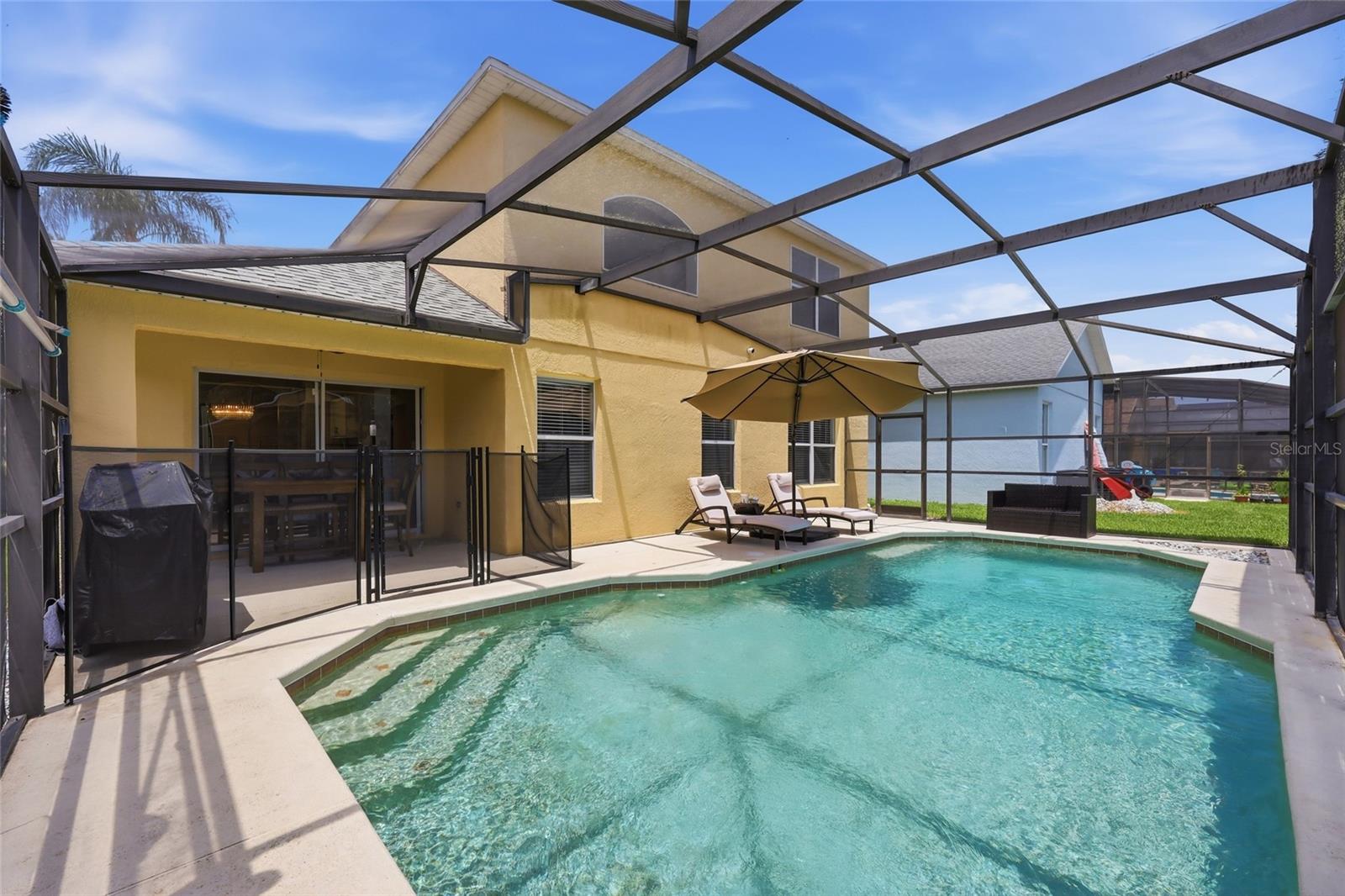 Listing photo 3 for 440 Langham Dr