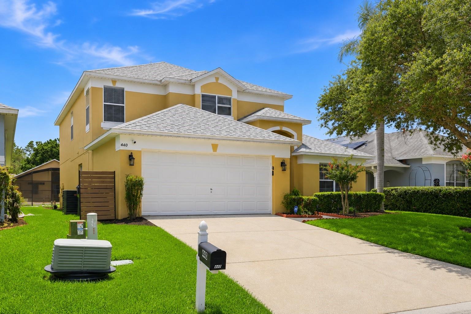 Listing photo 2 for 440 Langham Dr