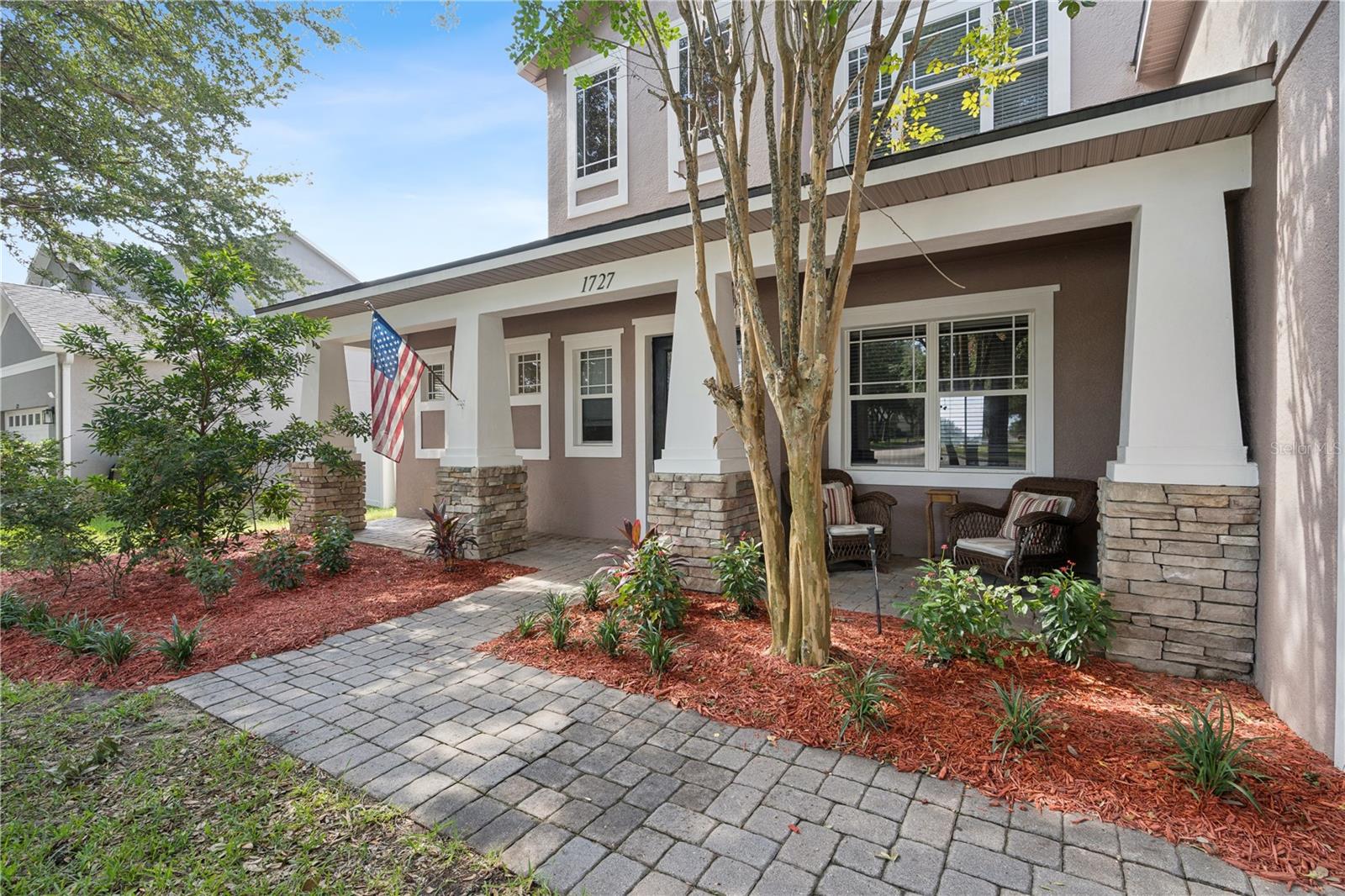 Listing photo 3 for 1727 Southern Oak Loop