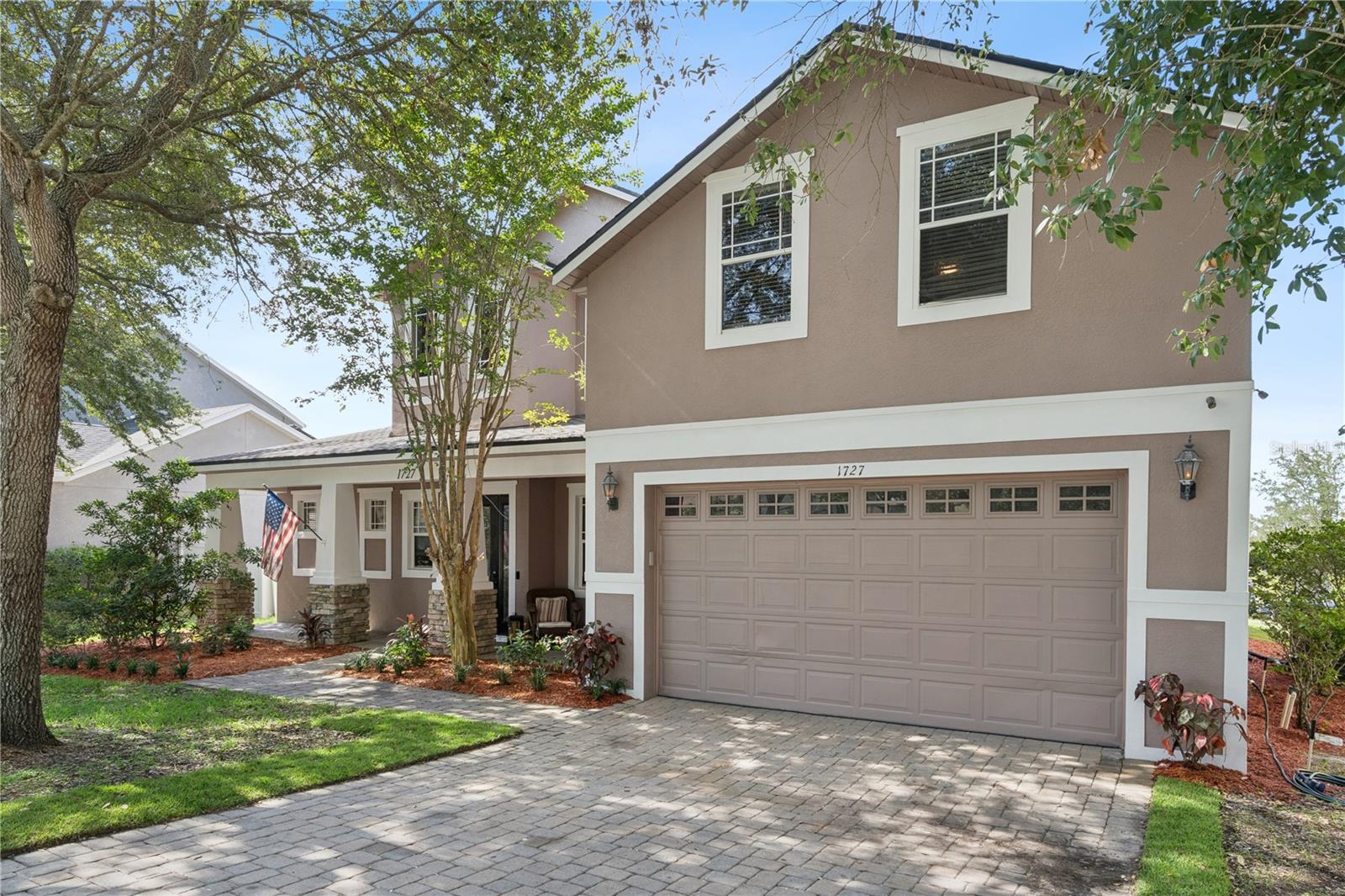 Listing photo 2 for 1727 Southern Oak Loop