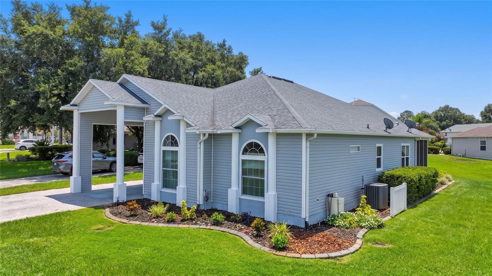 Listing photo 1 for 1097 Caravan Loop