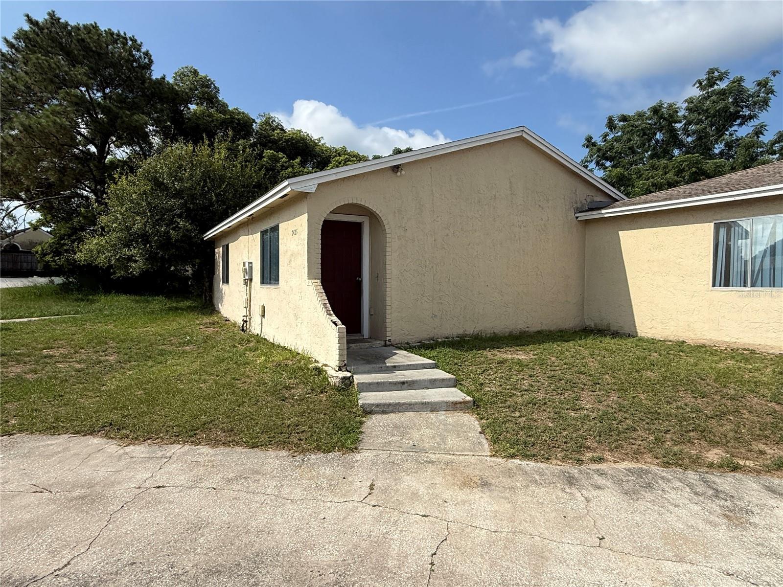 7425 VILLAS OAK COURT