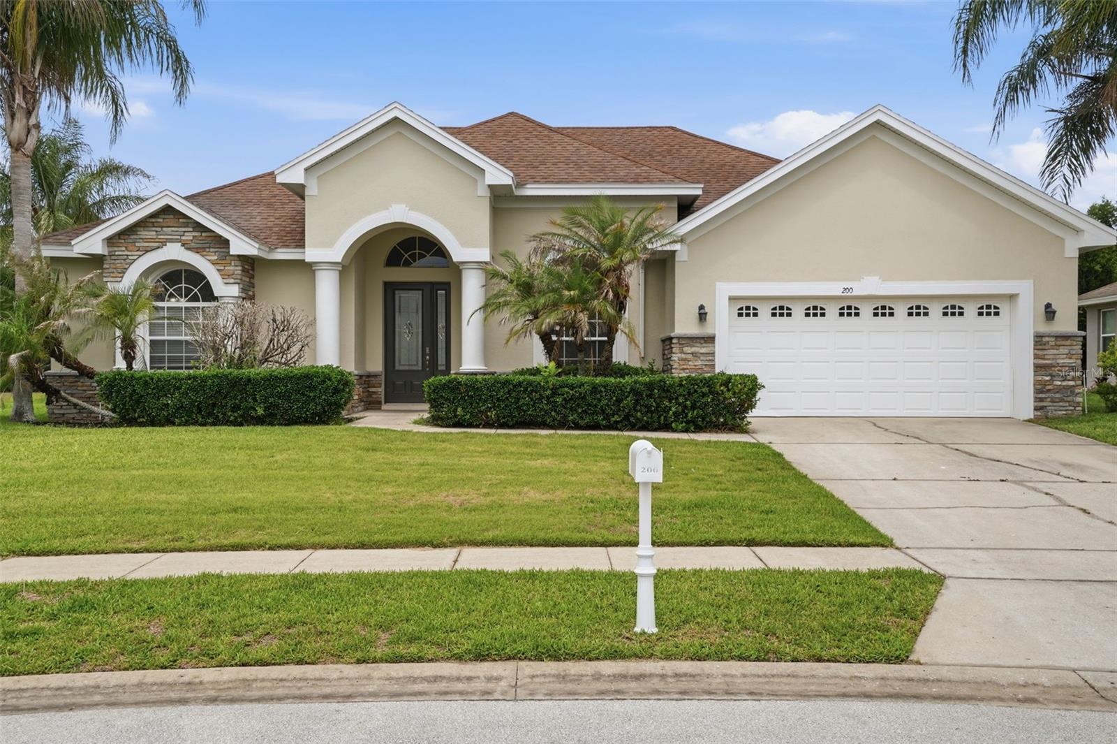 Listing photo 2 for 200 Lake Arietta Ct