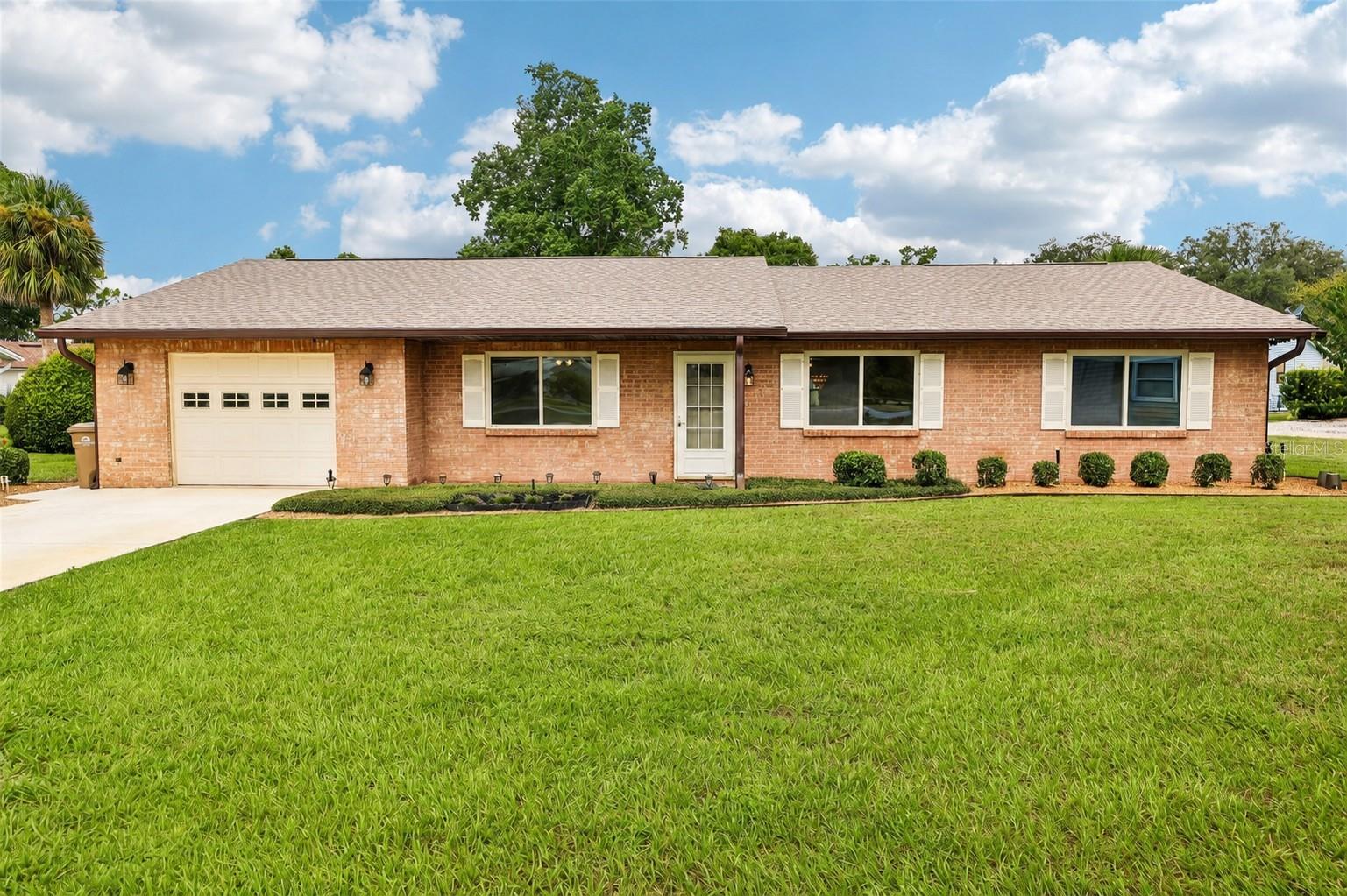 Listing photo 1 for 70 Stone Haven Ct