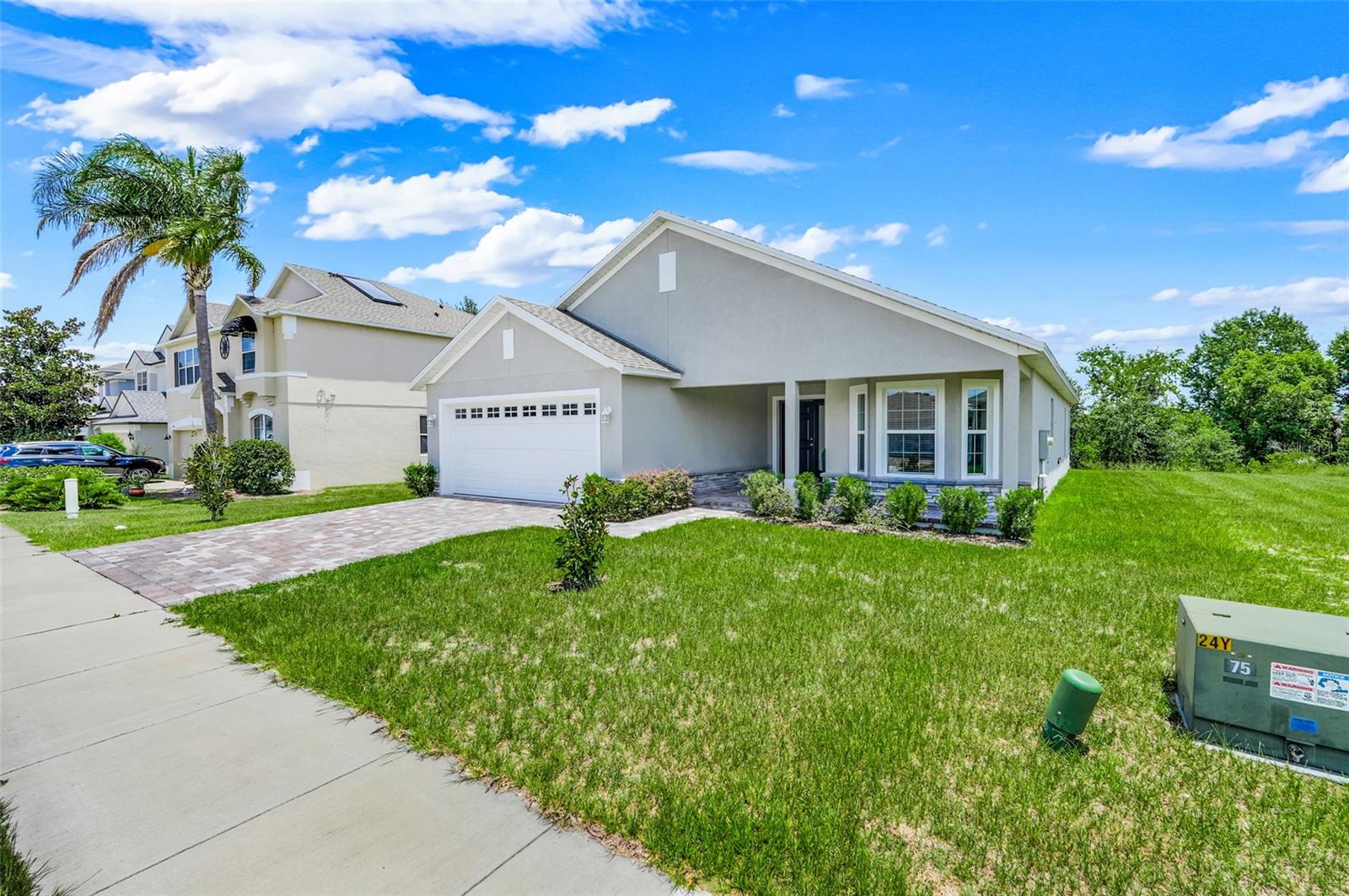 Listing photo 3 for 3050 Sunscape Ter