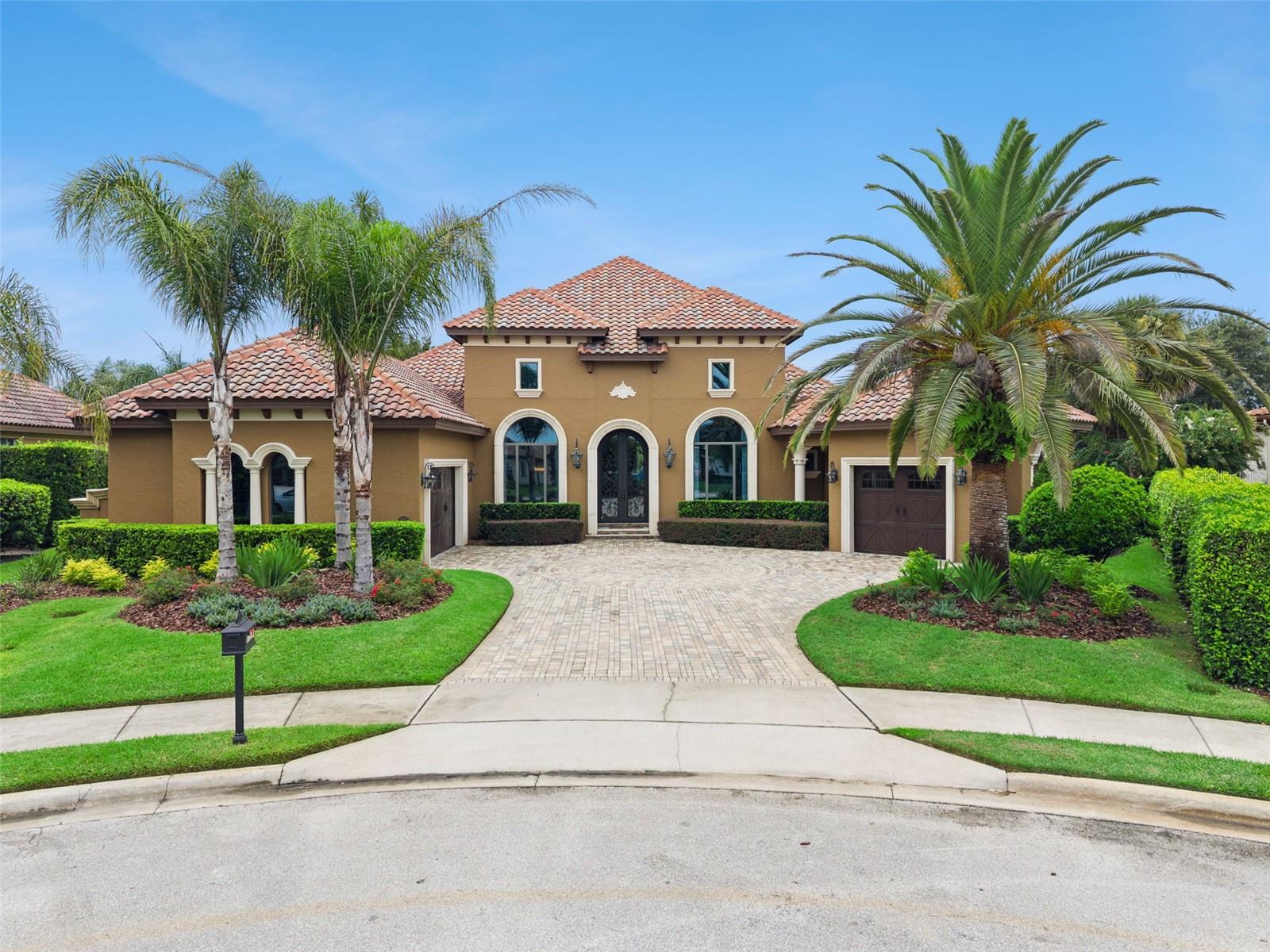 Listing photo 1 for 25608 Grandview Pointe