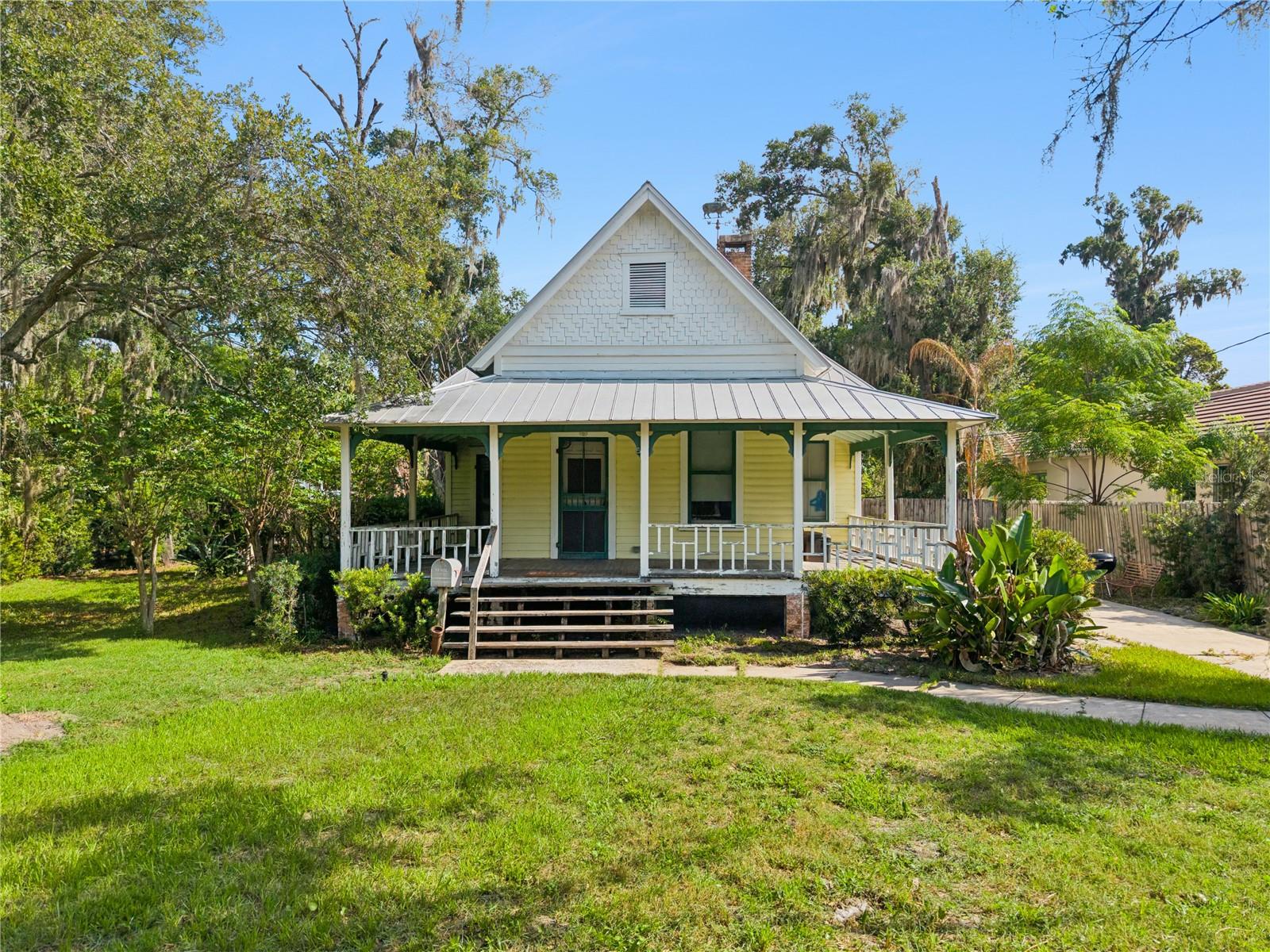 251 W HORATIO AVENUE