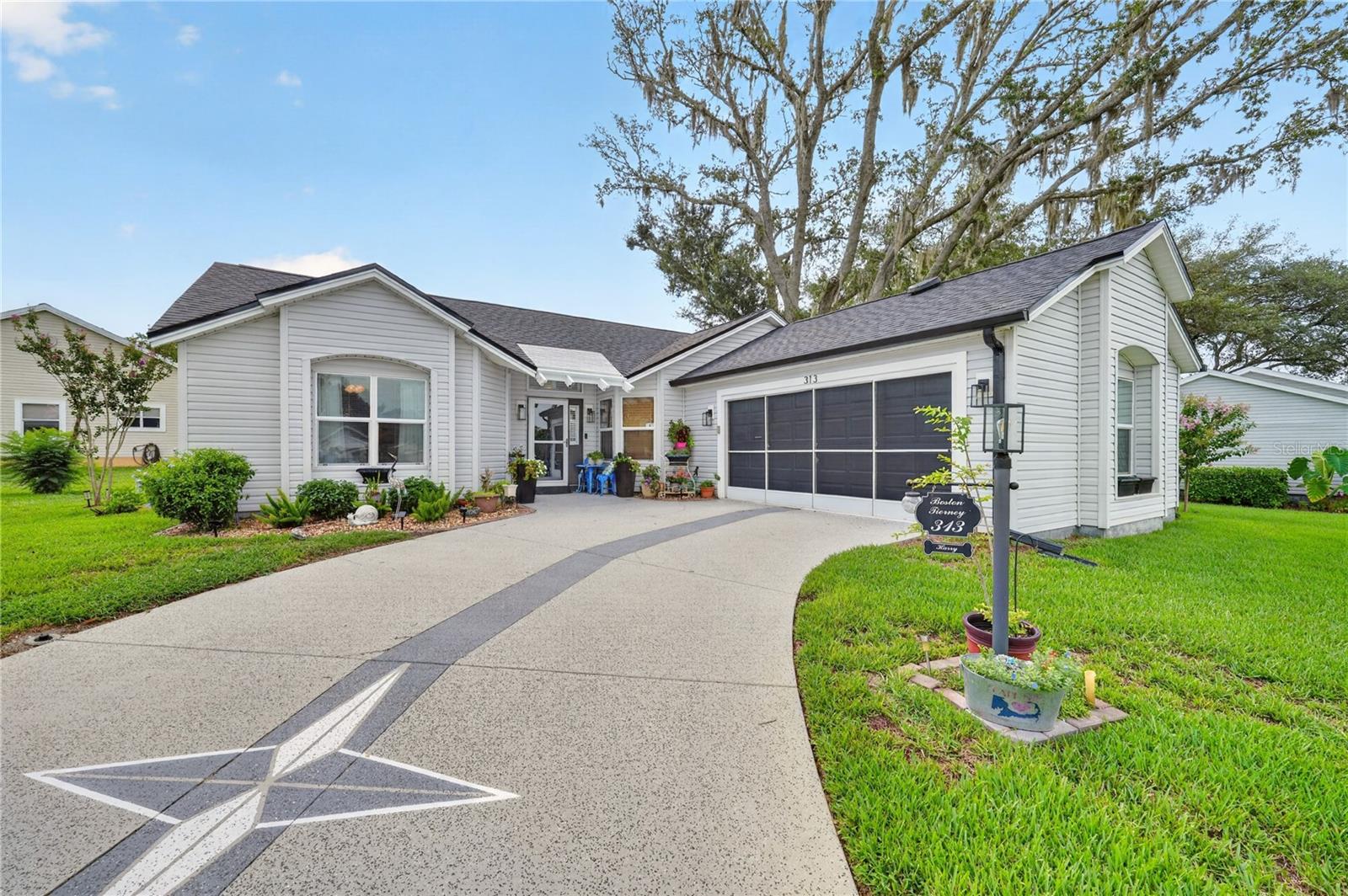 Listing photo 1 for 313 Gonzales Pl