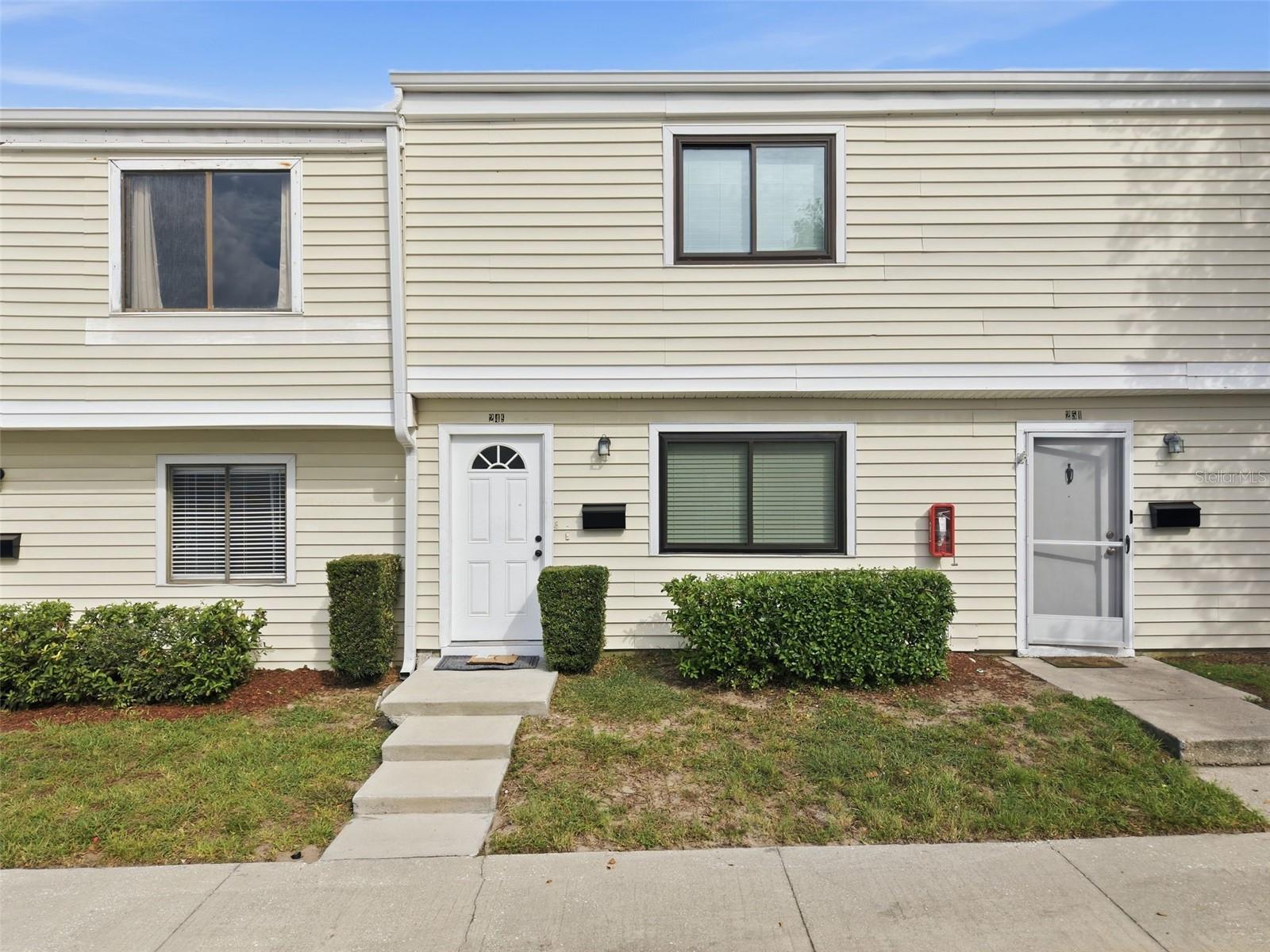 Listing photo 2 for 247 Debora Ct #247