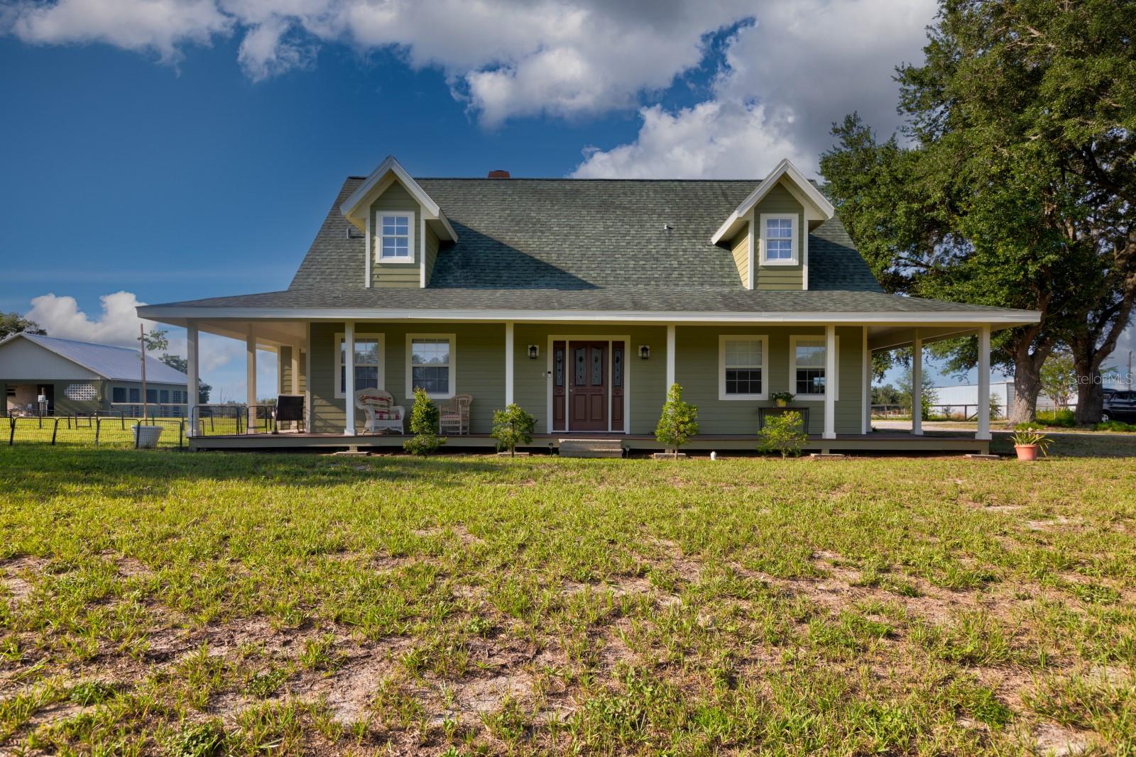 Listing photo 1 for 24948 Walkabout Ranch Rd
