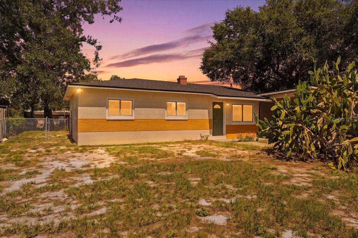 Listing photo 1 for 813 Ellerbe Way